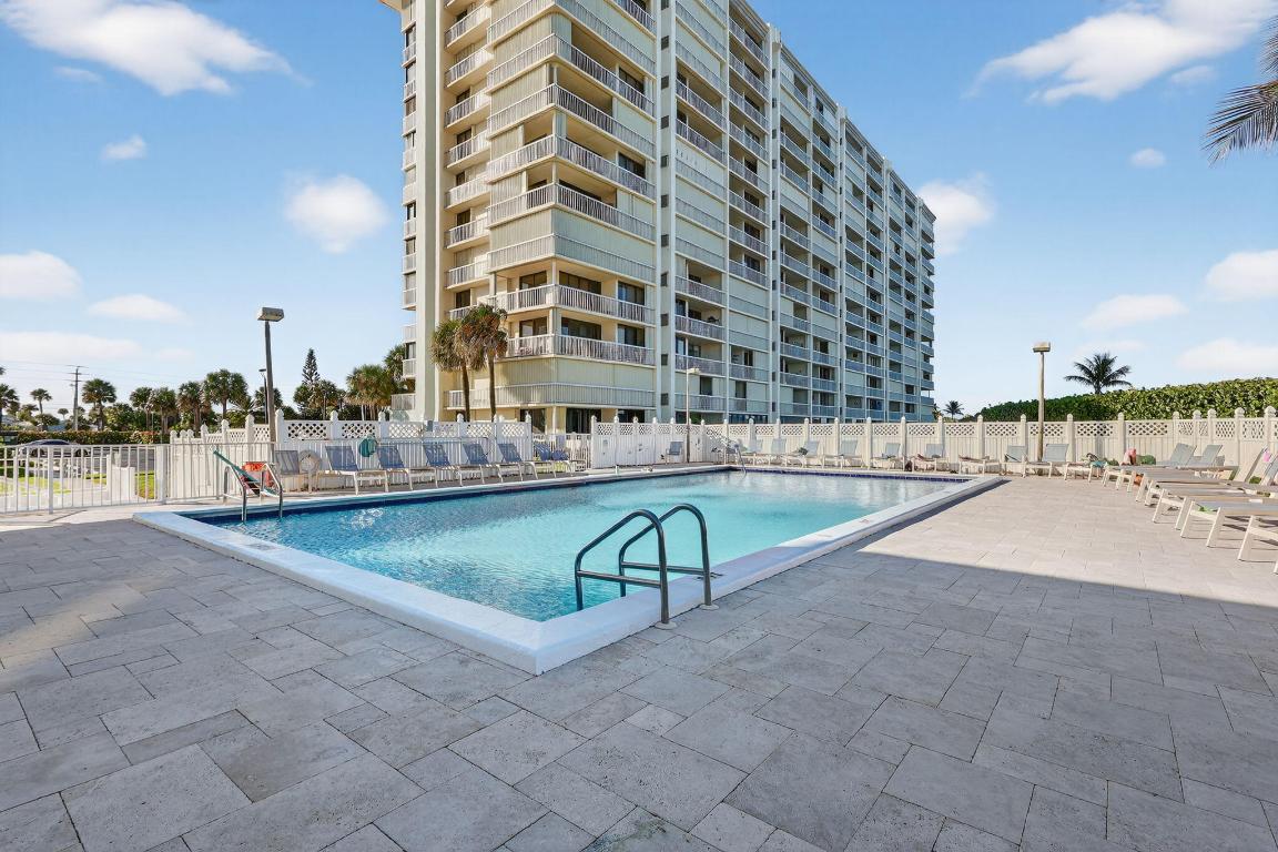 ISLAND CREST CONDOMINIUM - Residential