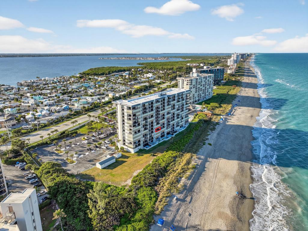 ISLAND CREST CONDOMINIUM - Residential