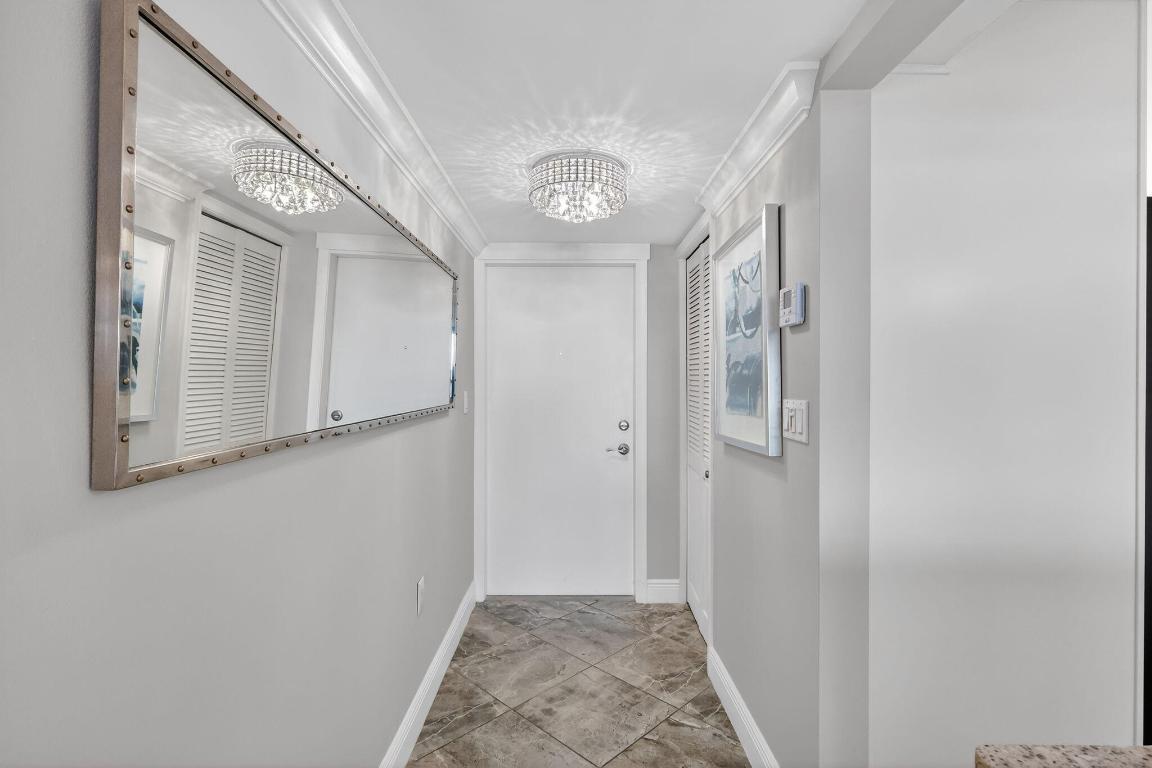 ISLAND CREST CONDOMINIUM - Residential