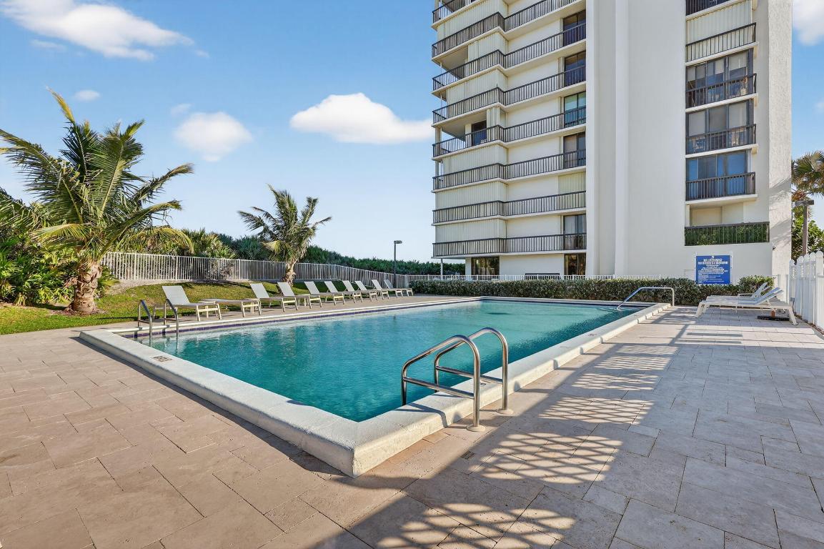 ISLAND CREST CONDOMINIUM - Residential