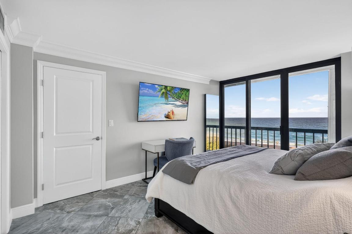 ISLAND CREST CONDOMINIUM - Residential