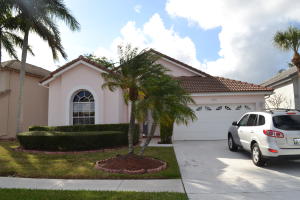 Beatifully designed 3/2 single family home. Vaulted ceilings, Upgraded kitchen w/STAINLESS STEEL APPLIANCES, All tile & wood, Covered patio, Fenced in yard, Alarm/Intercom system ready (Tenant's responsibility to have monitored if need). Financially Stable owner. Great family neighborhood, ''A'' rated schools, Close to Parks and Play area. Pets on case by case basis w/owner decision. THE INTERIOR COLOR OF THE PROPERTY HAS BEEN CHANGED TO NEUTRAL COLOR.