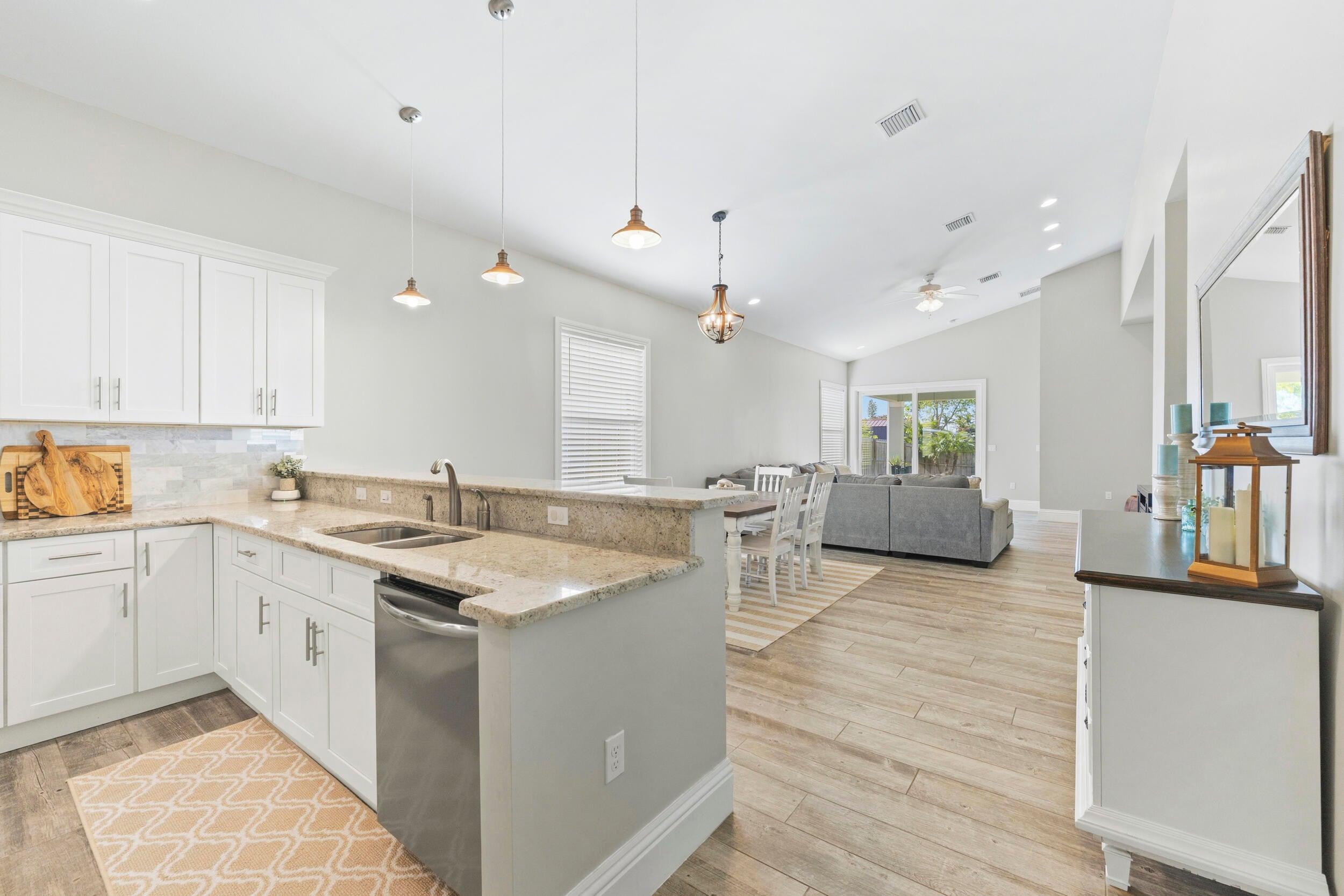 962 SW 27TH Street