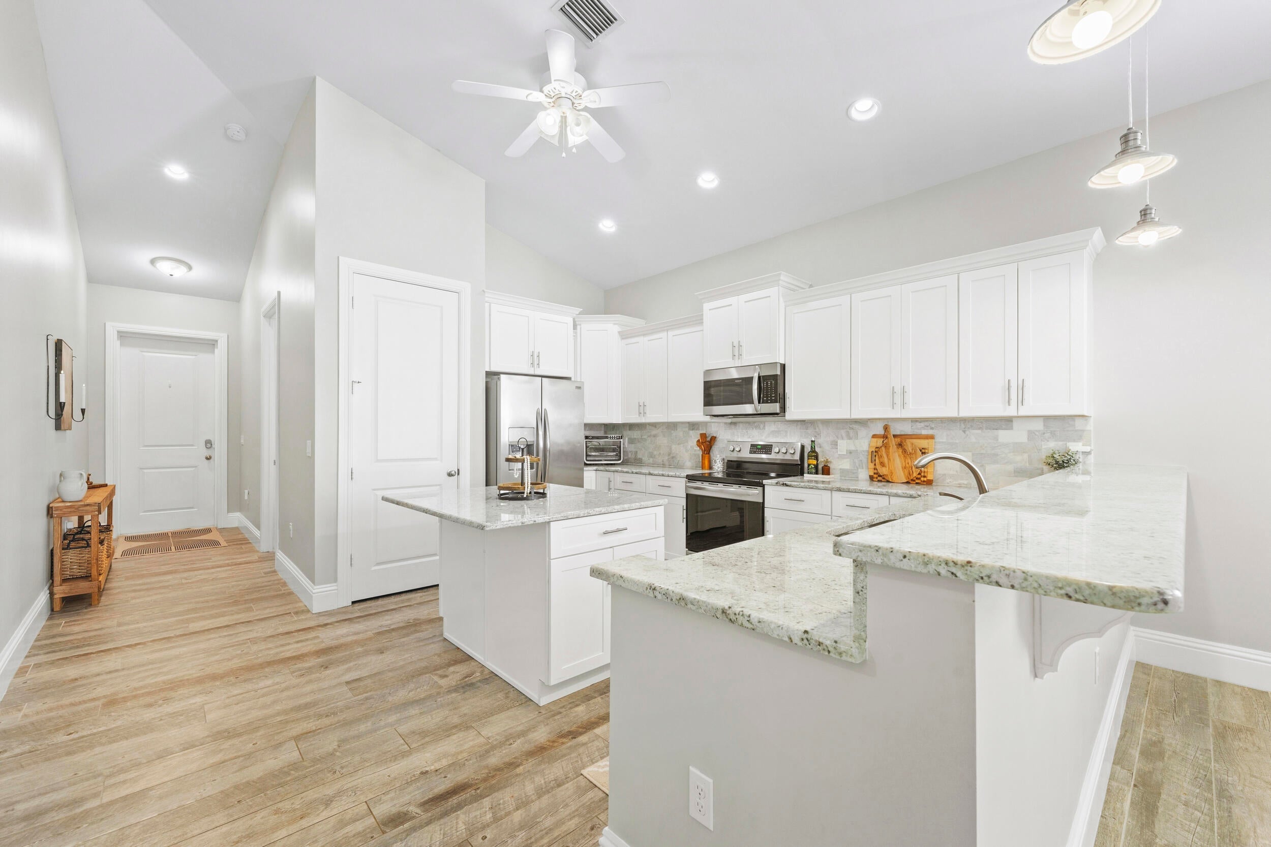 962 SW 27TH Street