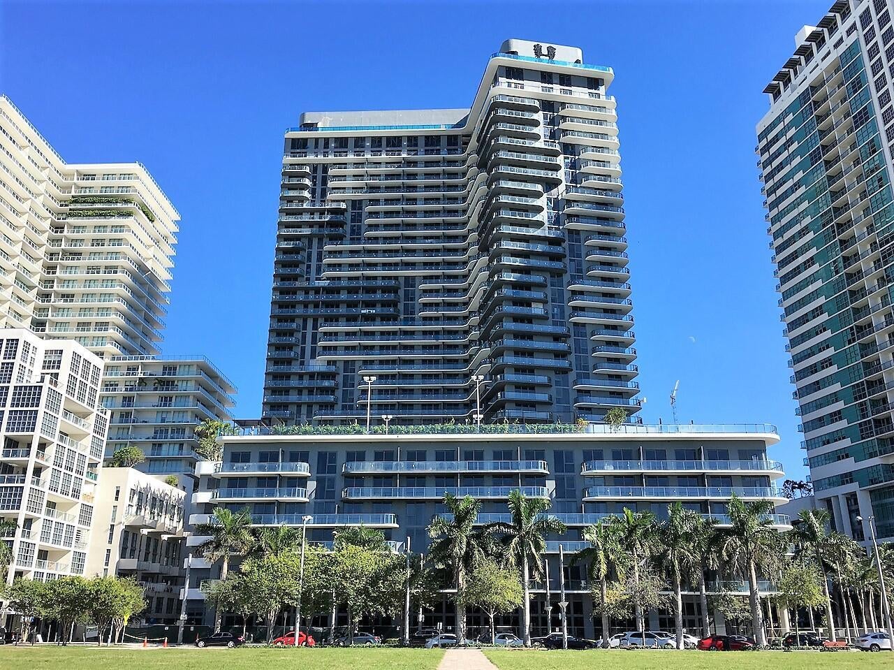121 NE 34th Street 806A