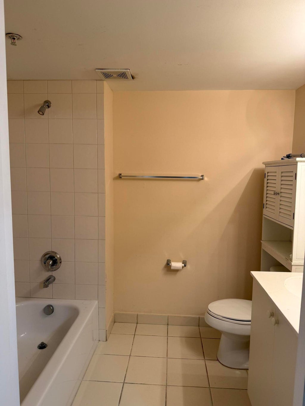 Photo of 4723 LUCERNE LAKES Boulevard E #633, Lake Worth, FL 33467 (MLS # B26062784)