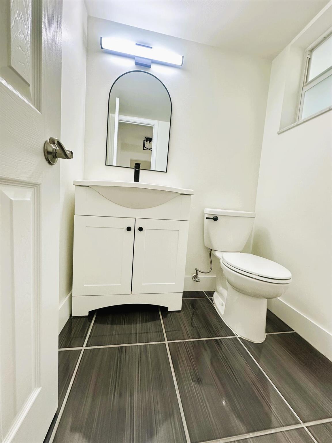 COLONIAL CLUB CONDO SEC 1 - Residential Lease