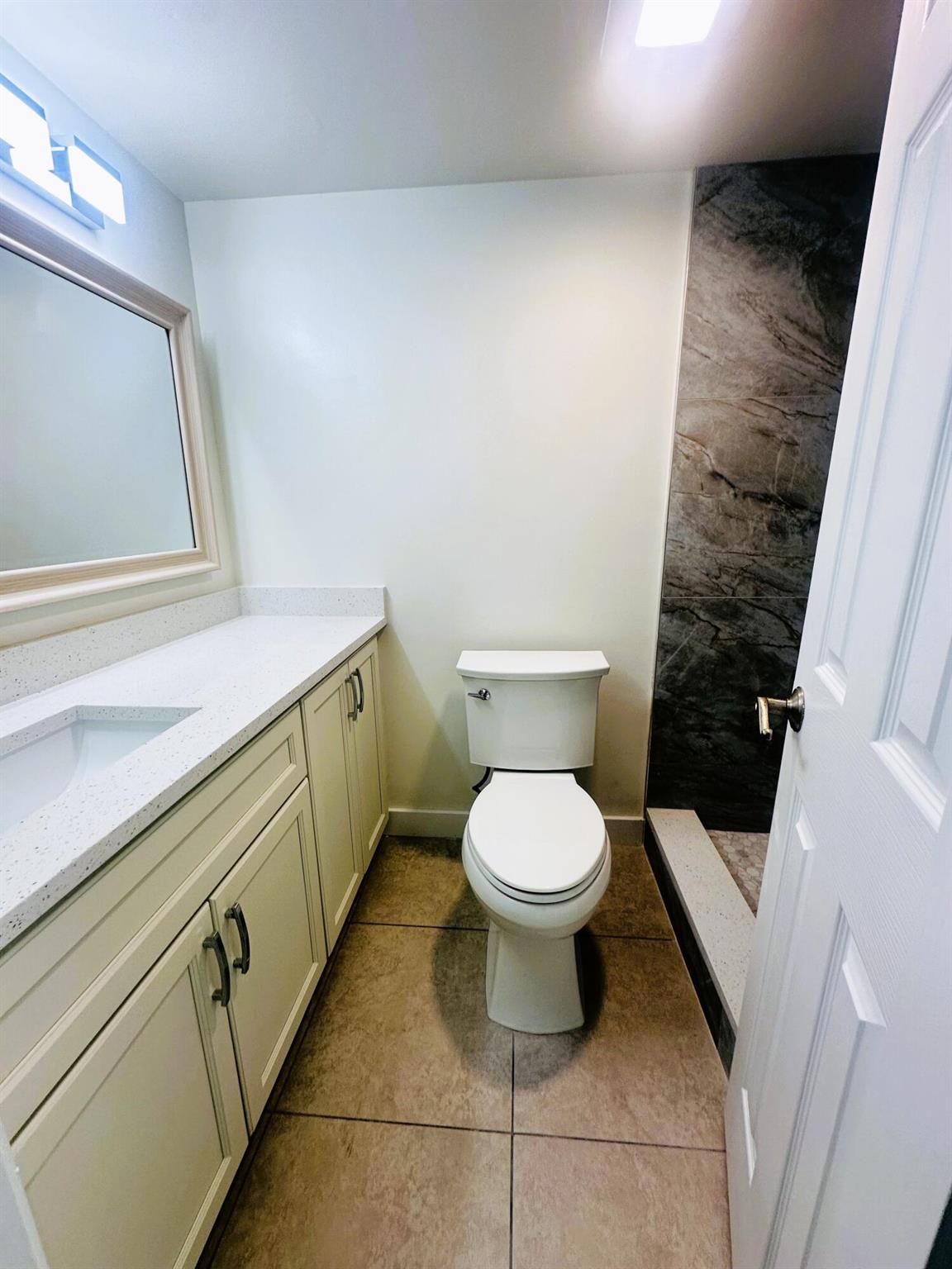 COLONIAL CLUB CONDO SEC 1 - Residential Lease