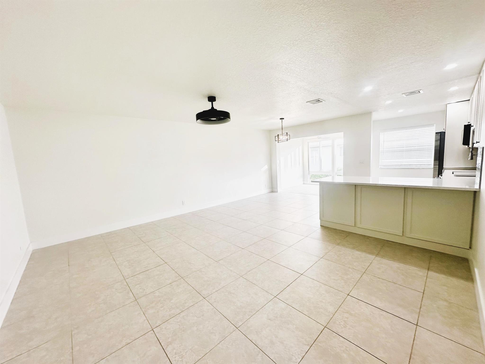 COLONIAL CLUB CONDO SEC 1 - Residential Lease