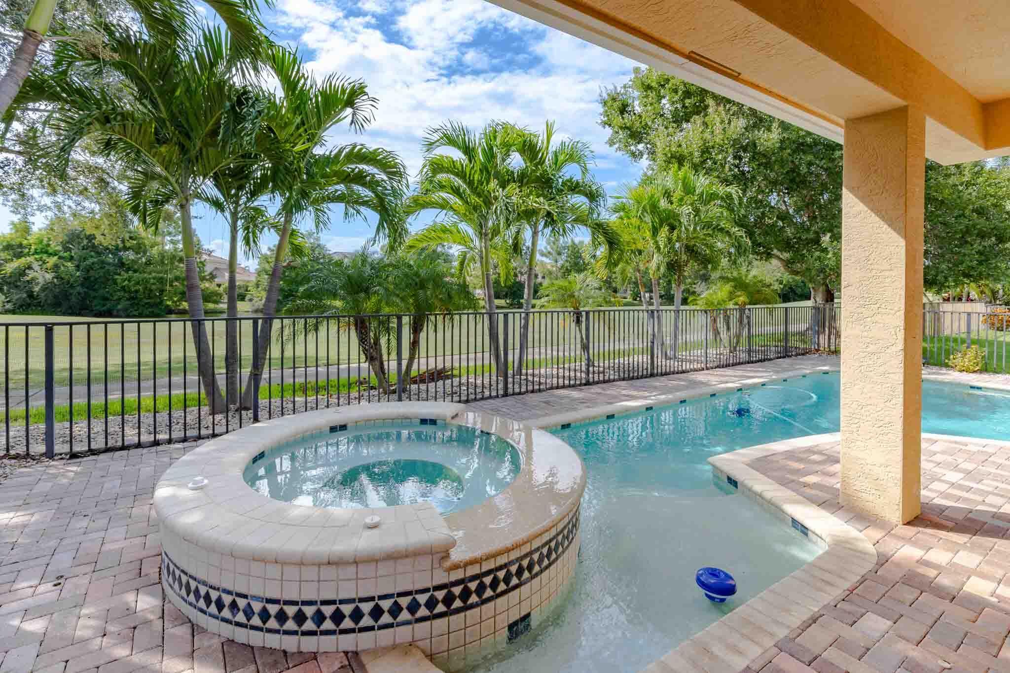 PALM COVE GOLF & YACHT CL - Residential