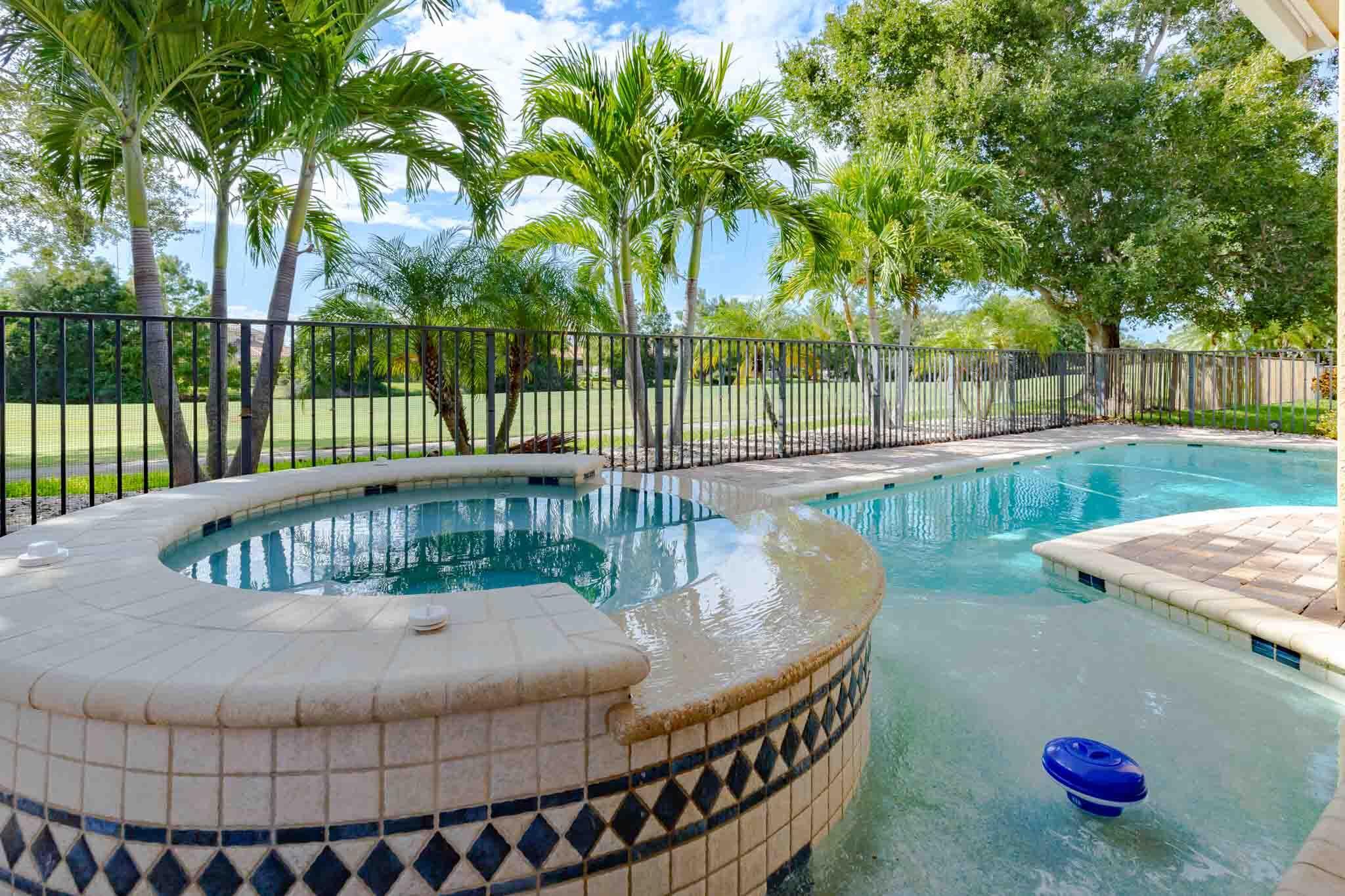 PALM COVE GOLF & YACHT CL - Residential