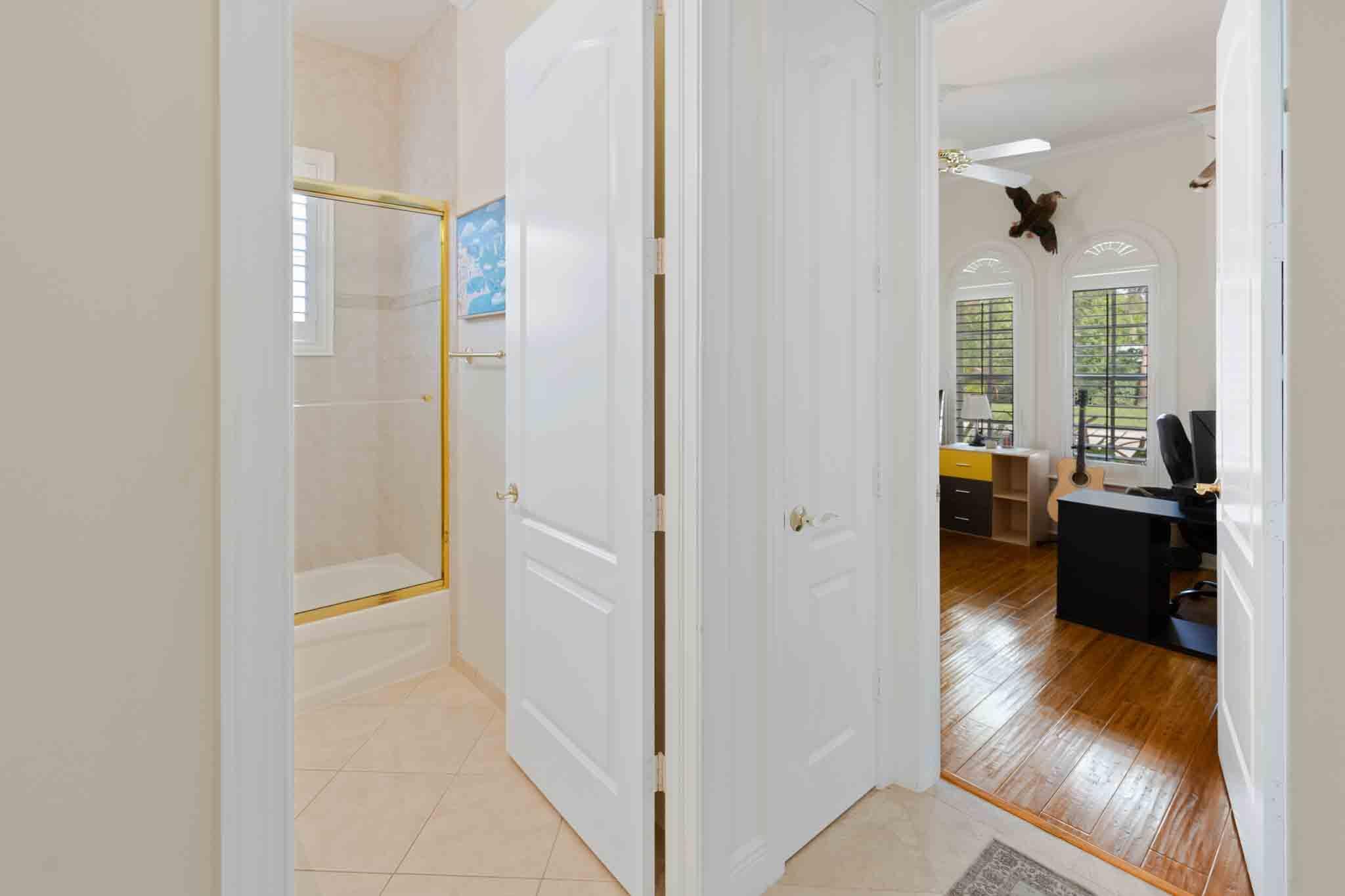 PALM COVE GOLF & YACHT CL - Residential