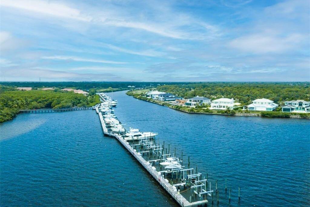 PALM COVE GOLF & YACHT CL - Residential