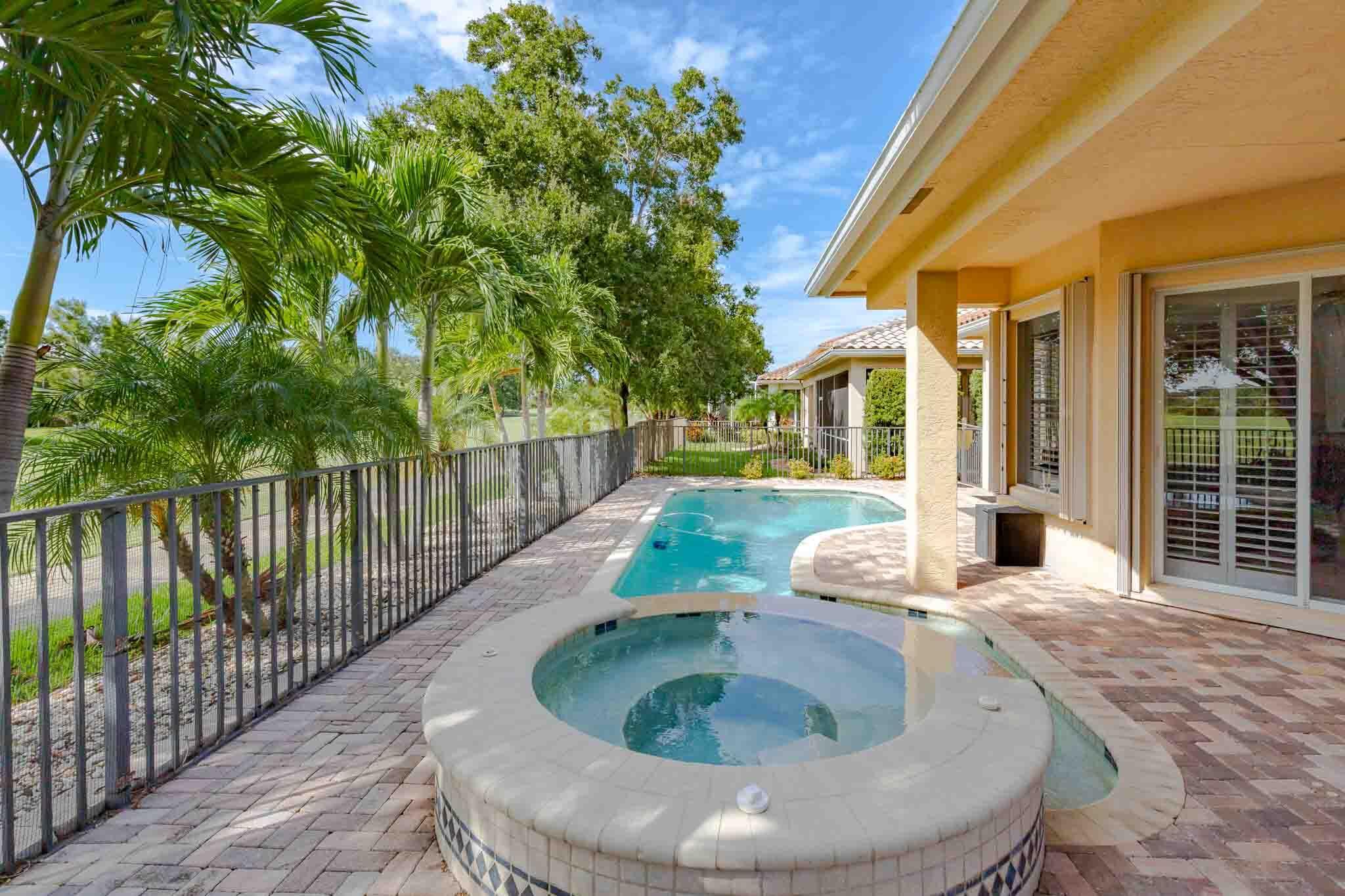 PALM COVE GOLF & YACHT CL - Residential