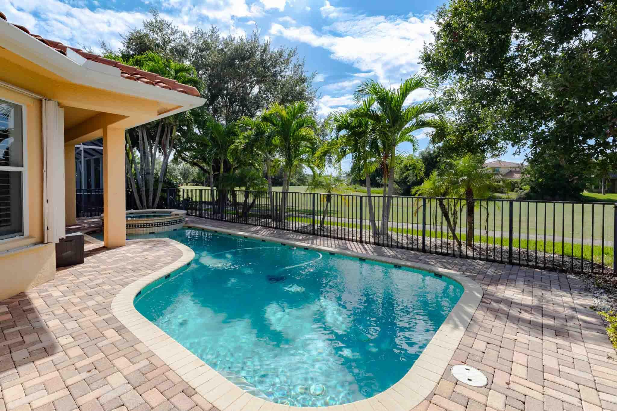 PALM COVE GOLF & YACHT CL - Residential