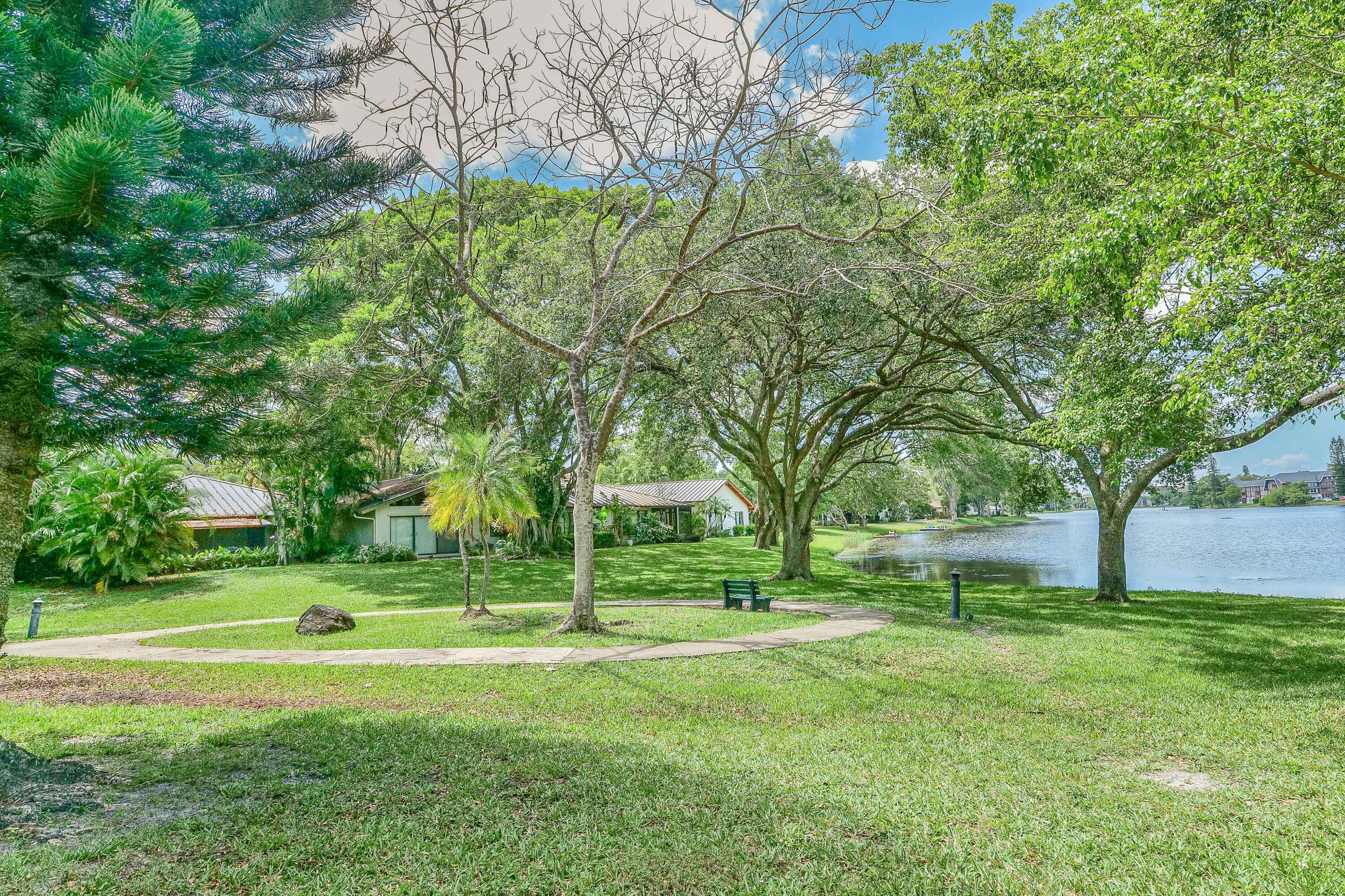 HILLS OF INVERRARY - Residential