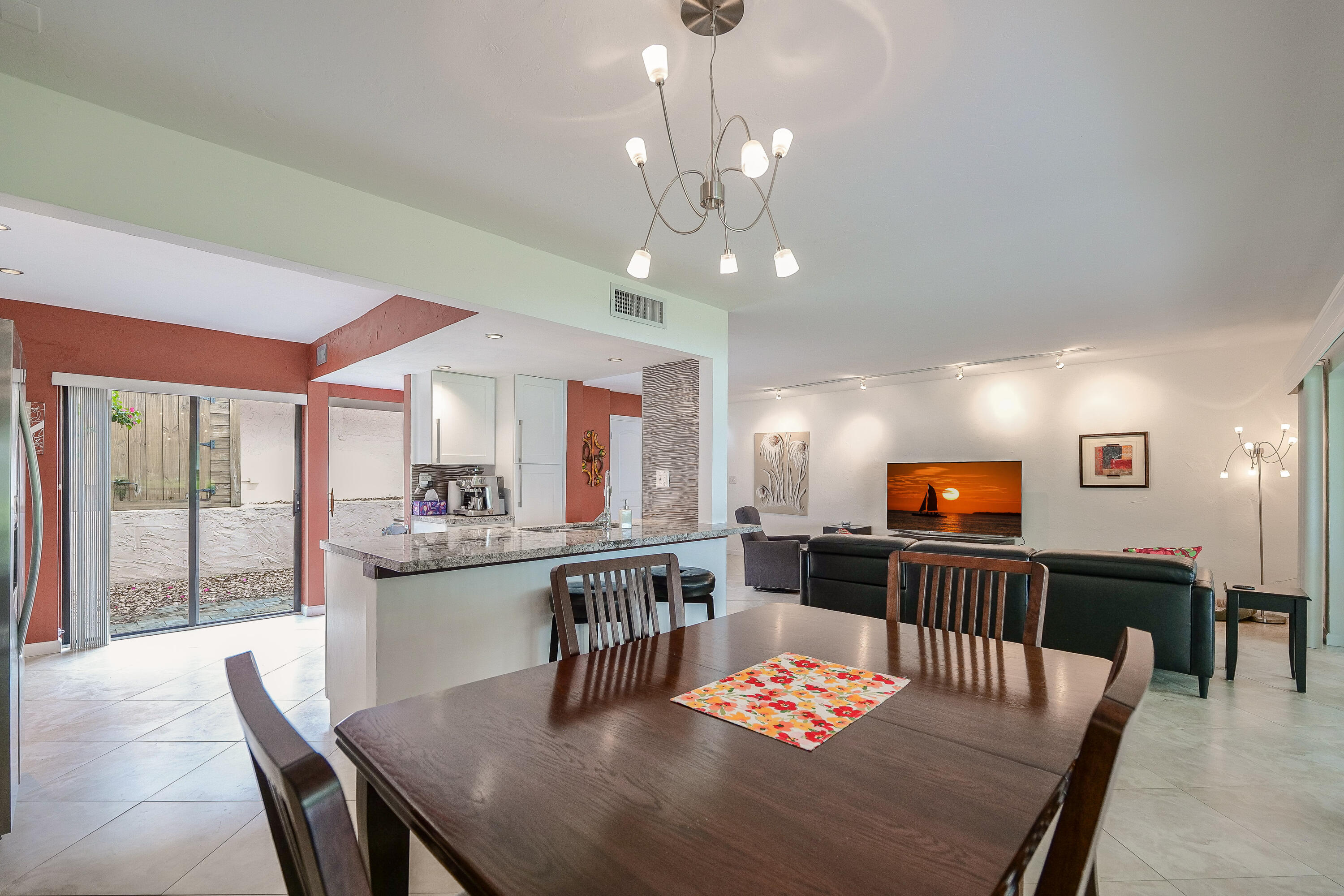 HILLS OF INVERRARY - Residential