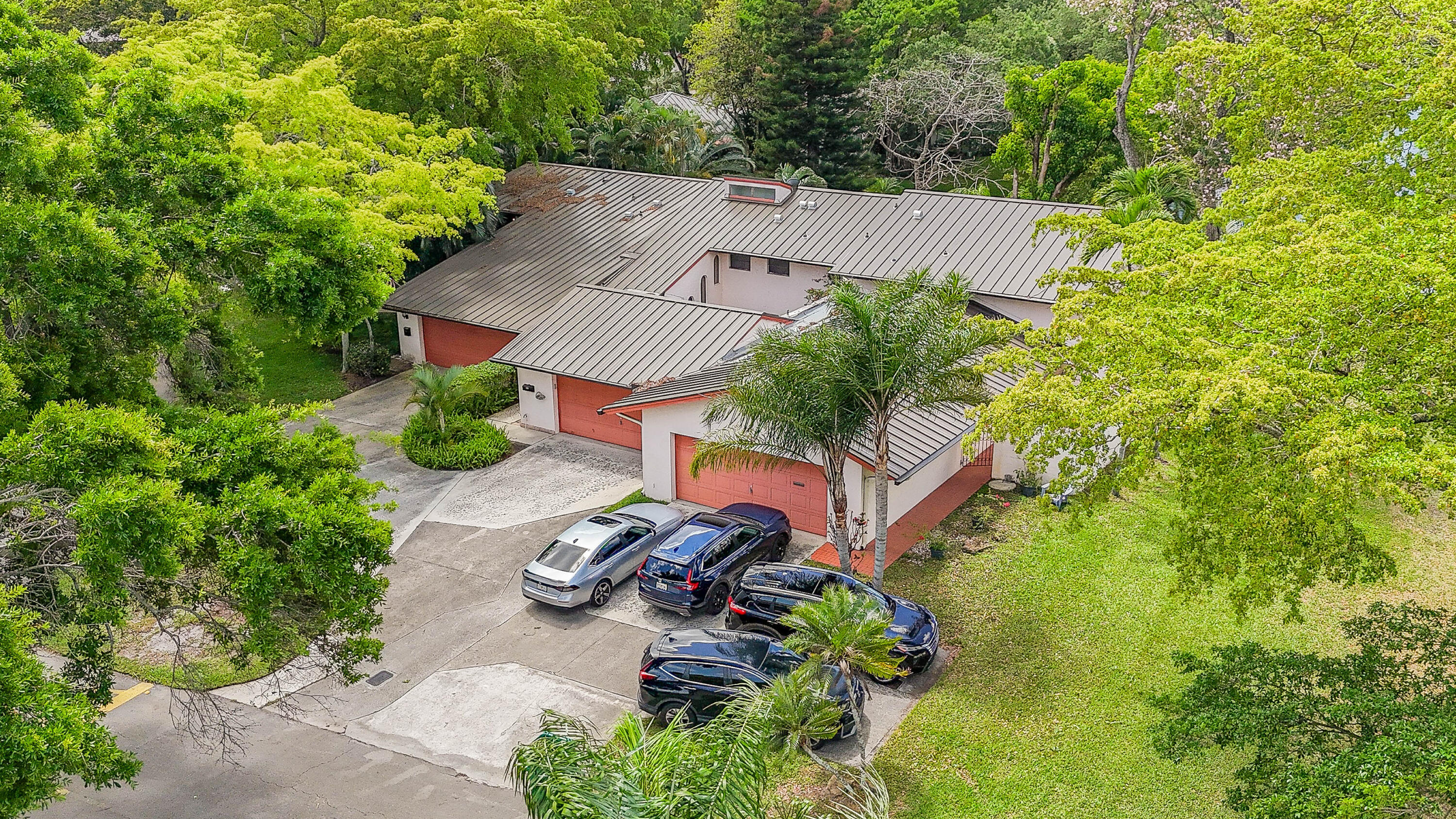 HILLS OF INVERRARY - Residential