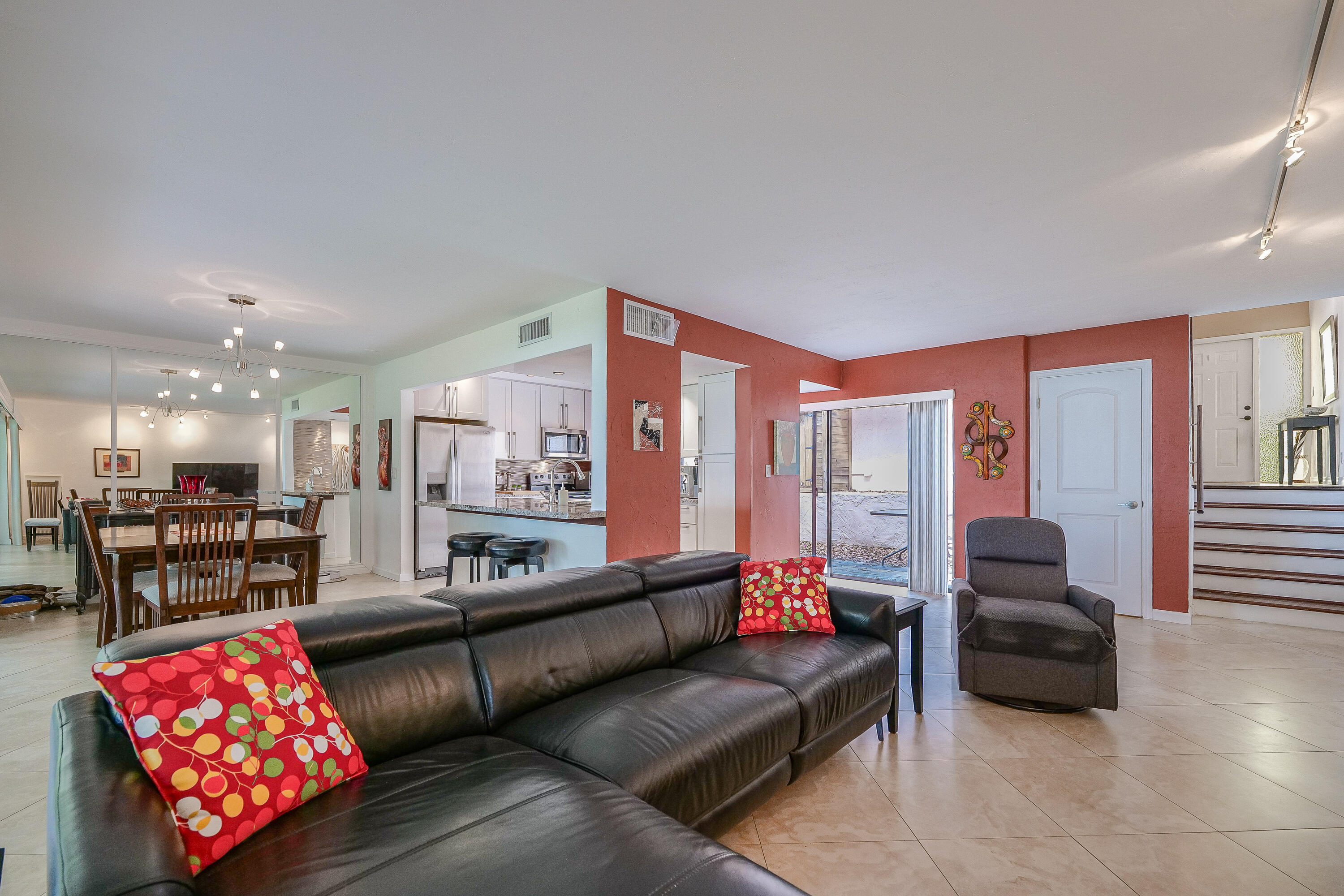 HILLS OF INVERRARY - Residential