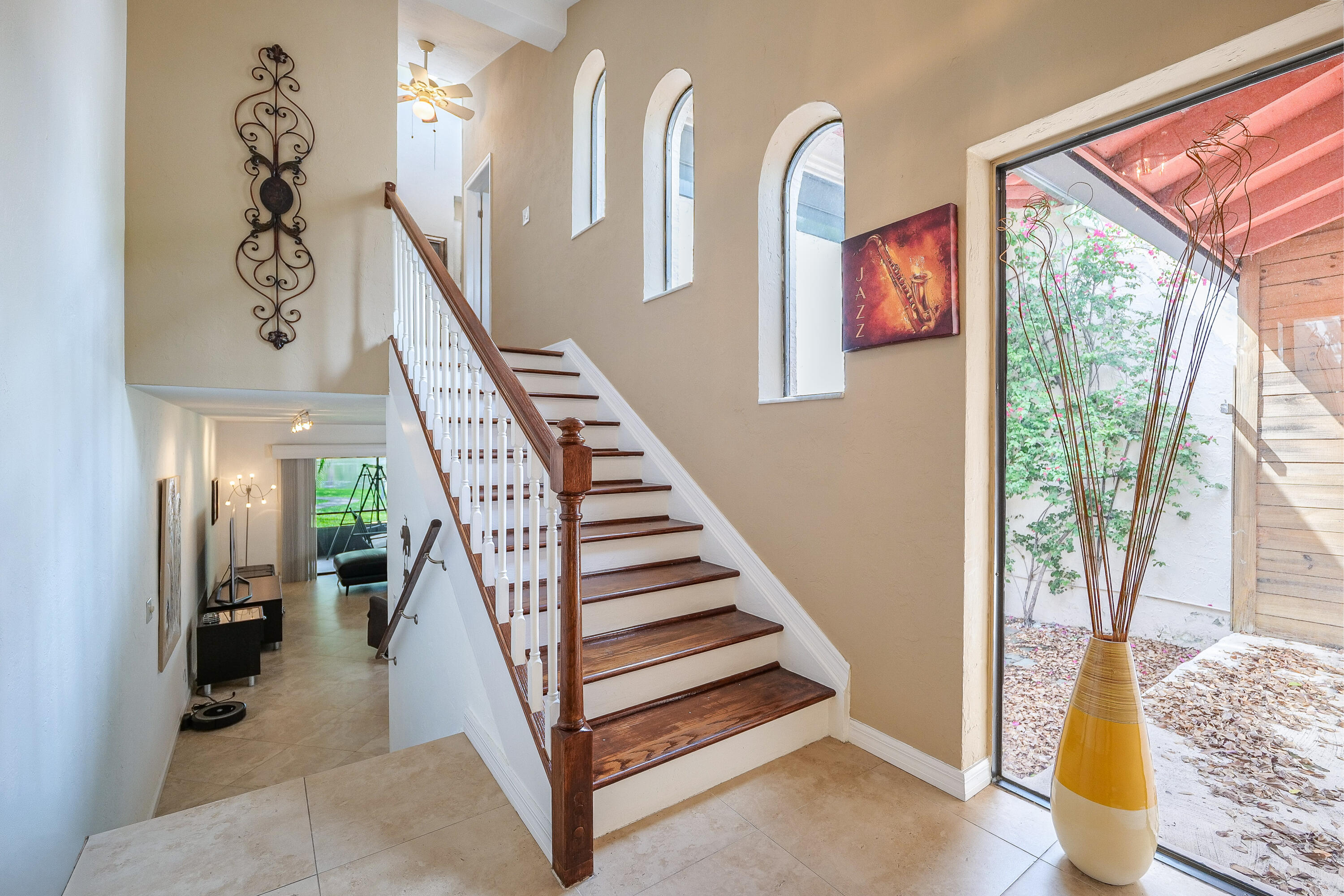 HILLS OF INVERRARY - Residential