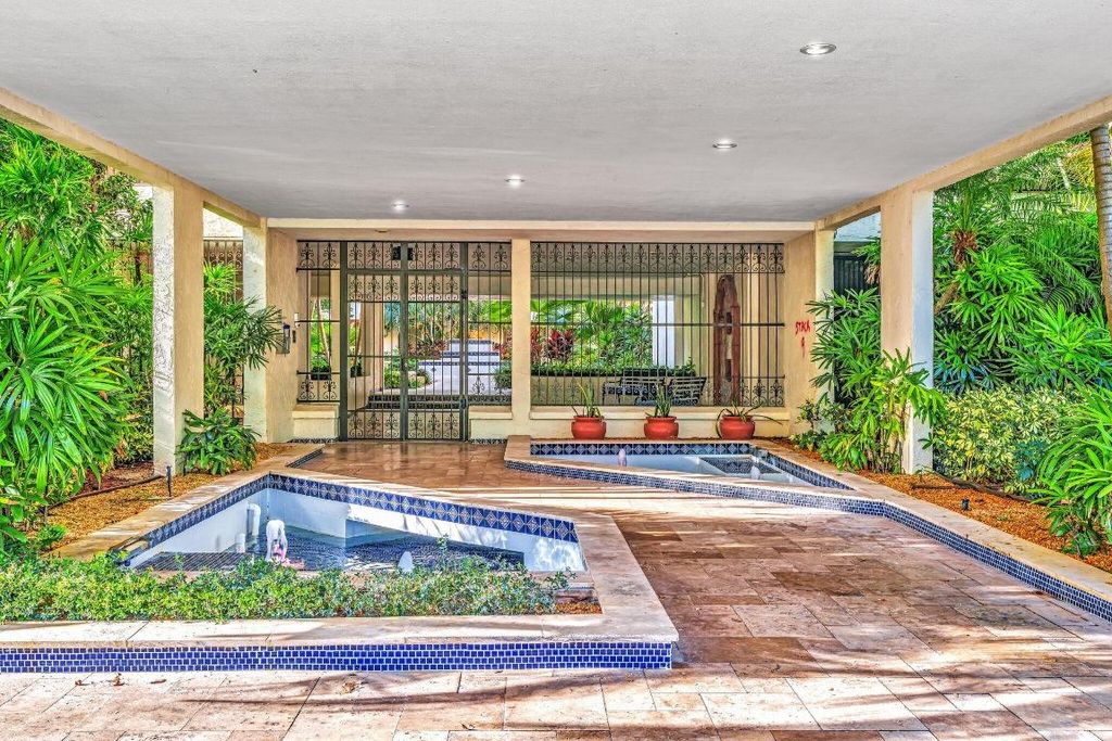 Photo of 23200 Camino Del Mar #107, Boca Raton, FL 33433 (MLS # R10982664)