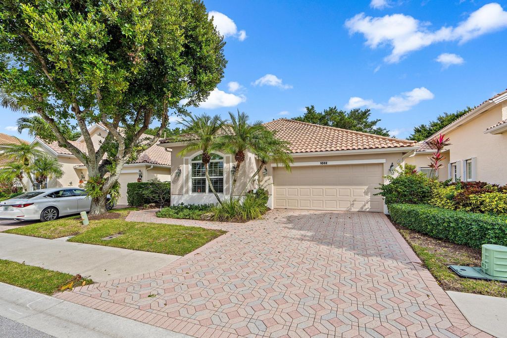 Photo of 1032 Diamond Head Way, Palm Beach Gardens, FL 33418 (MLS # R10942263)