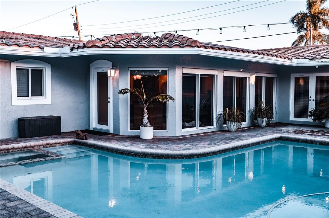 CORAL KEY VILLAS - Residential