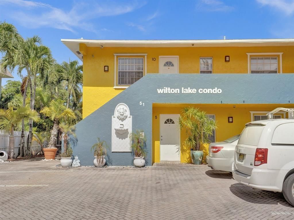 Photo of 51 NE 24th Street #10, Wilton Manors, FL 33305 (MLS # F10529641)