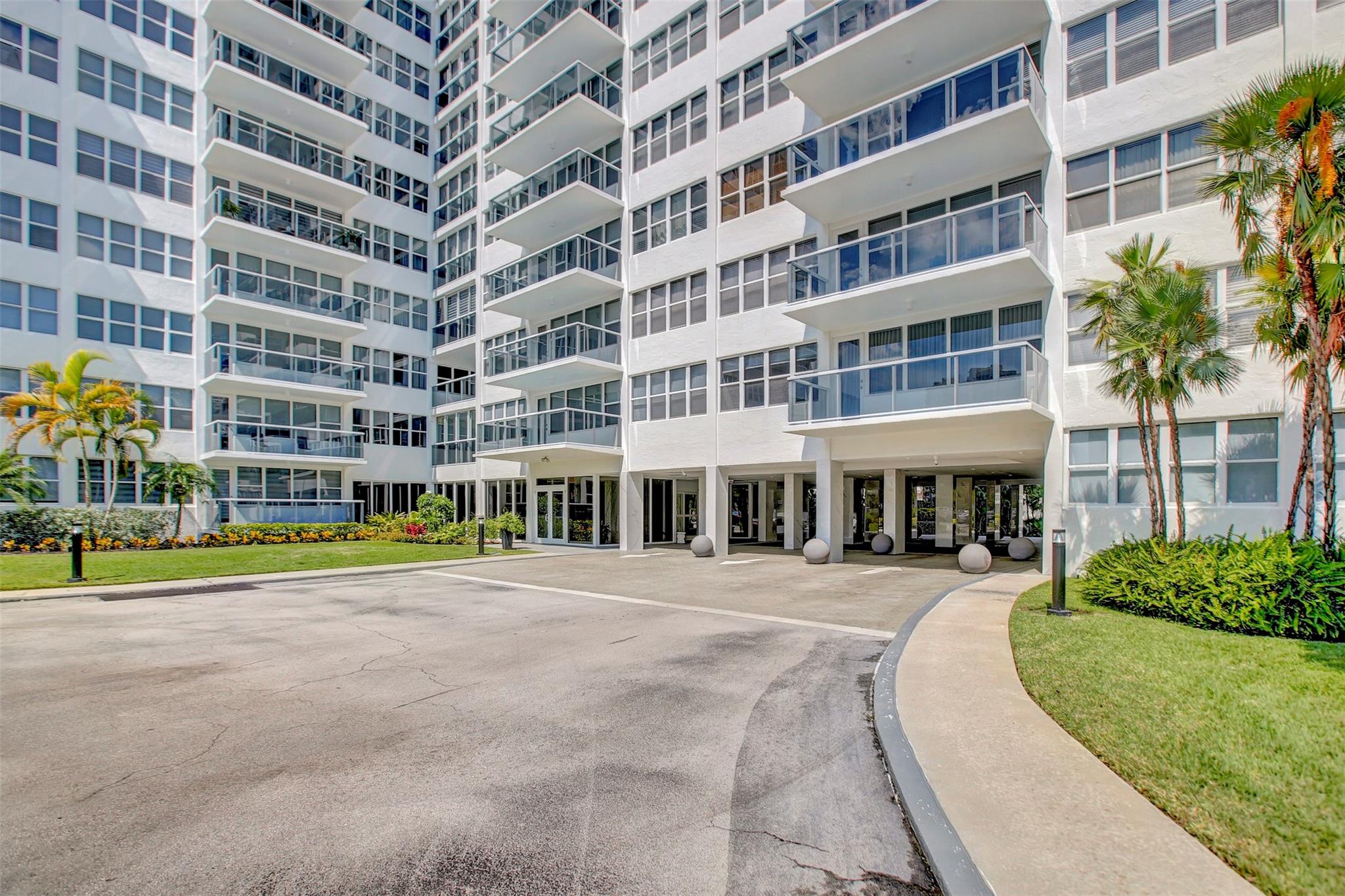 Coral Ridge Towers East - Residential