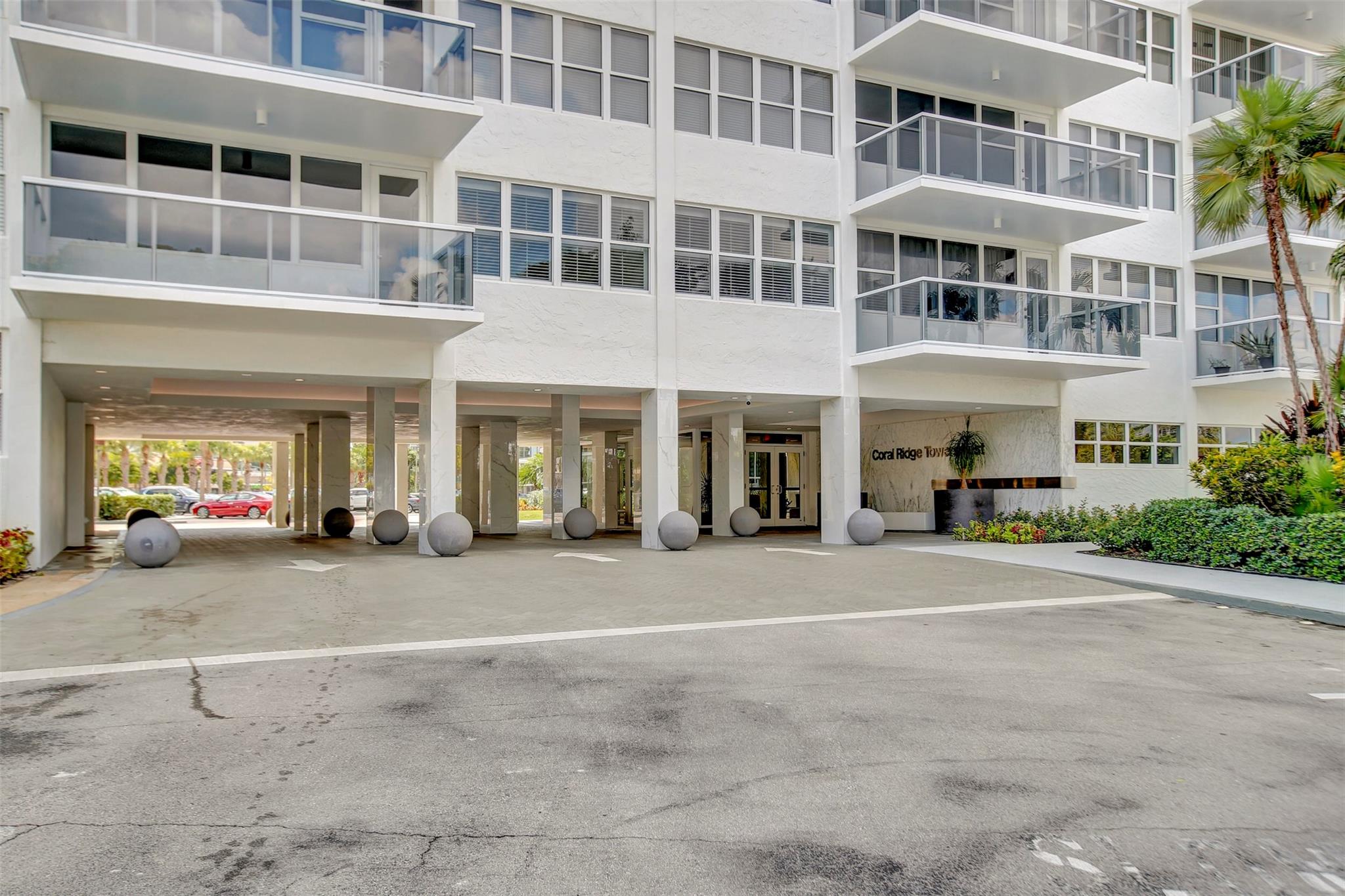 Coral Ridge Towers East - Residential