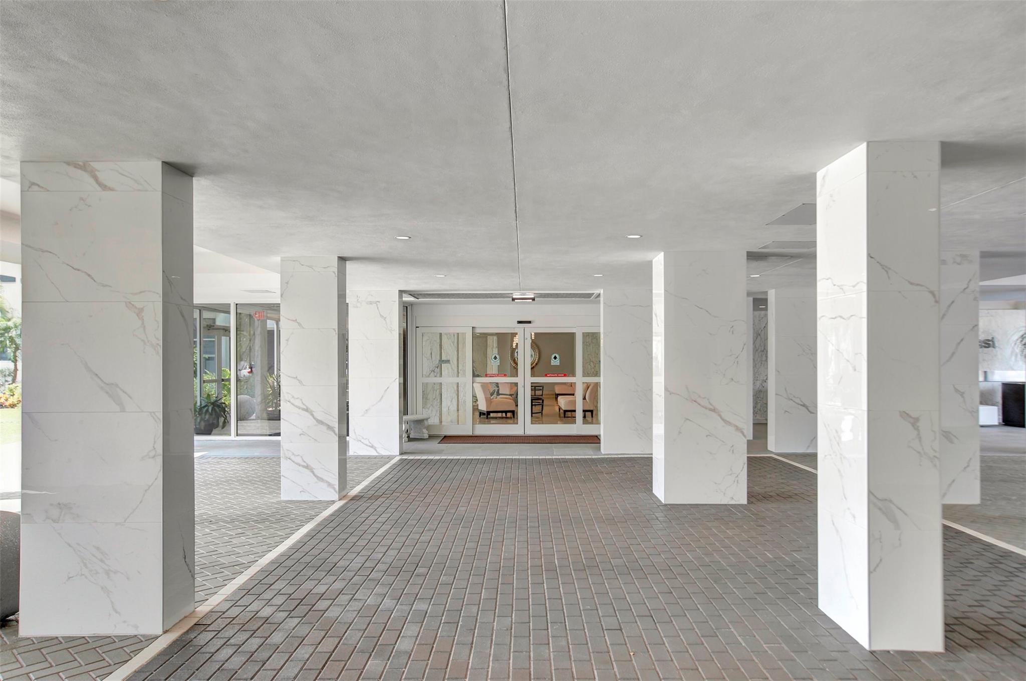 Coral Ridge Towers East - Residential