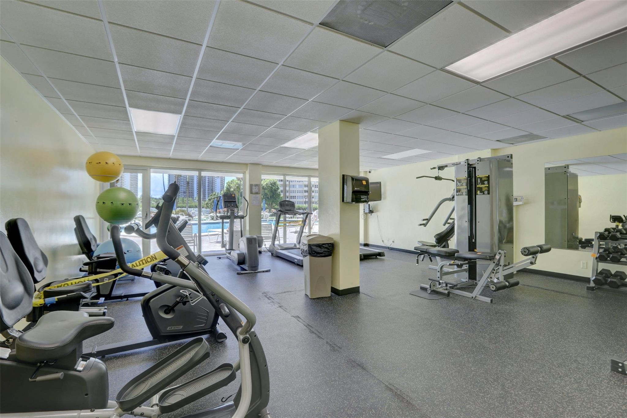 Coral Ridge Towers East - Residential