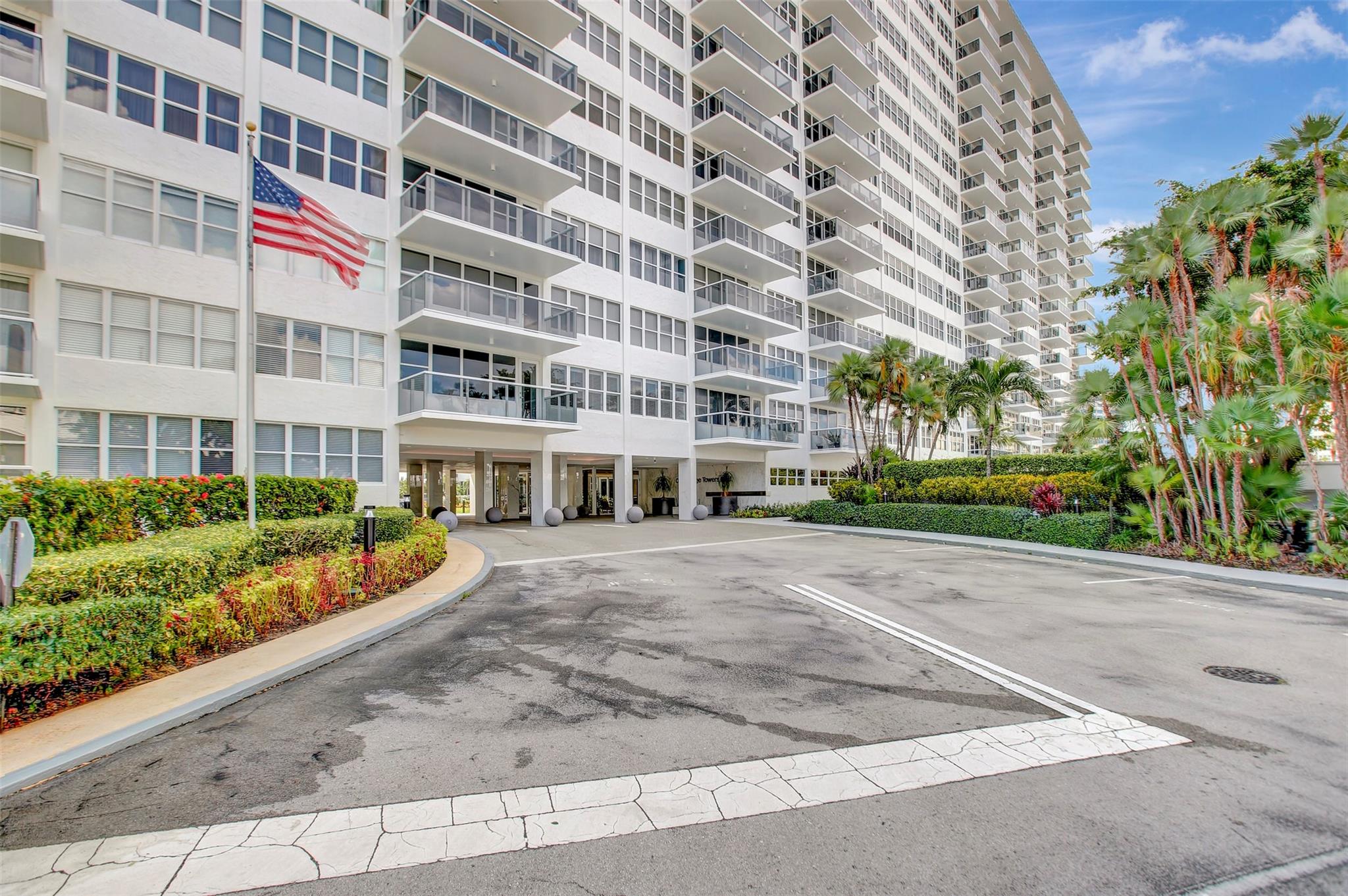 Coral Ridge Towers East - Residential