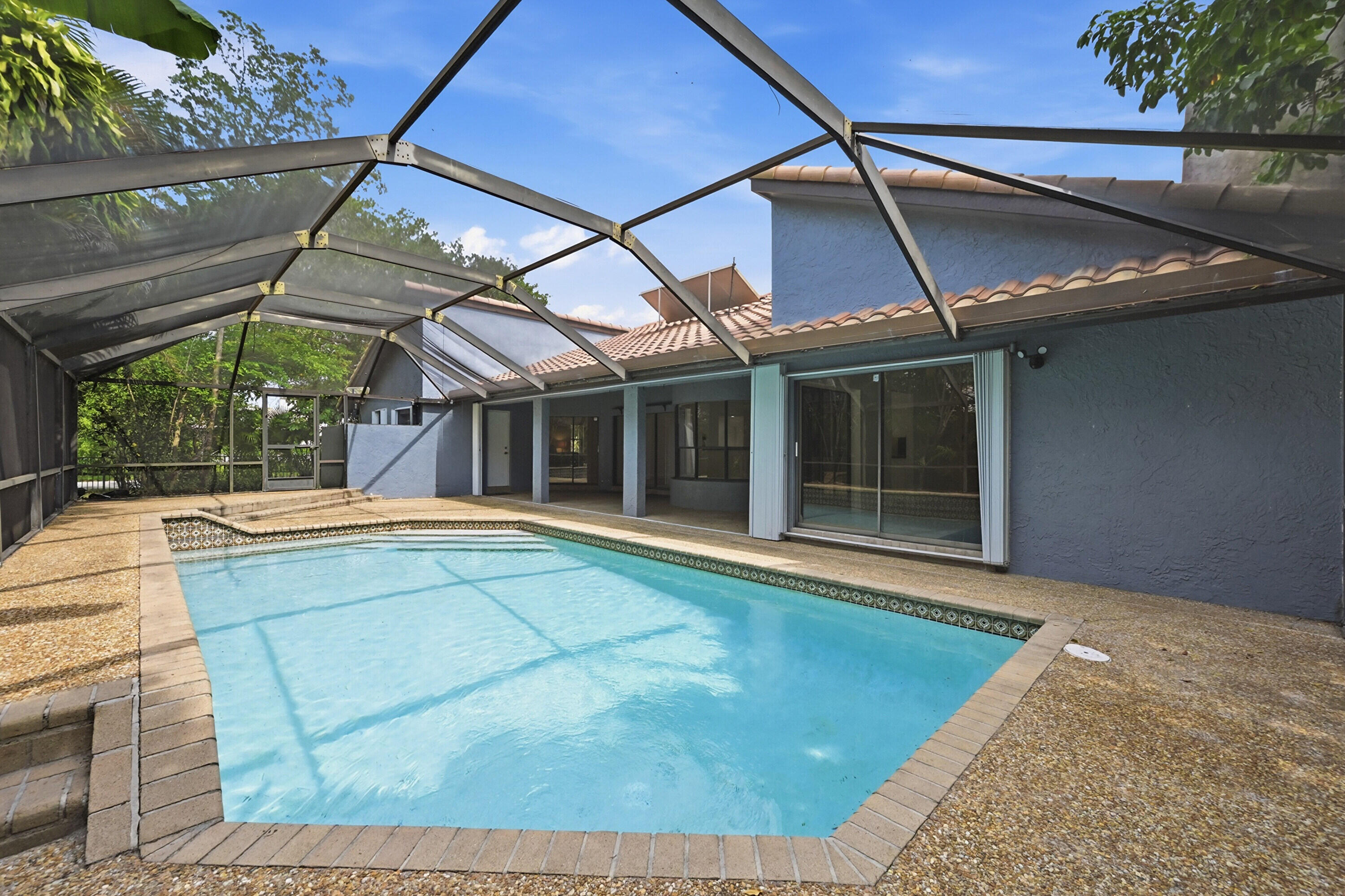 PINE RIDGE - Residential