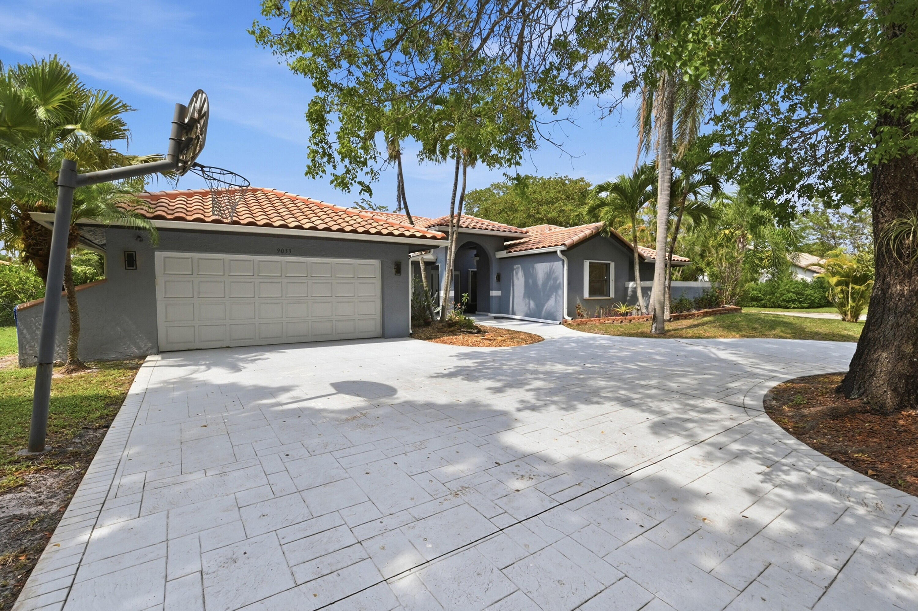 PINE RIDGE - Residential