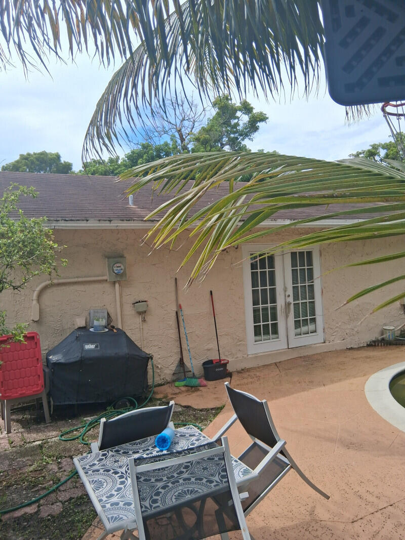 8171 SW 5th Court