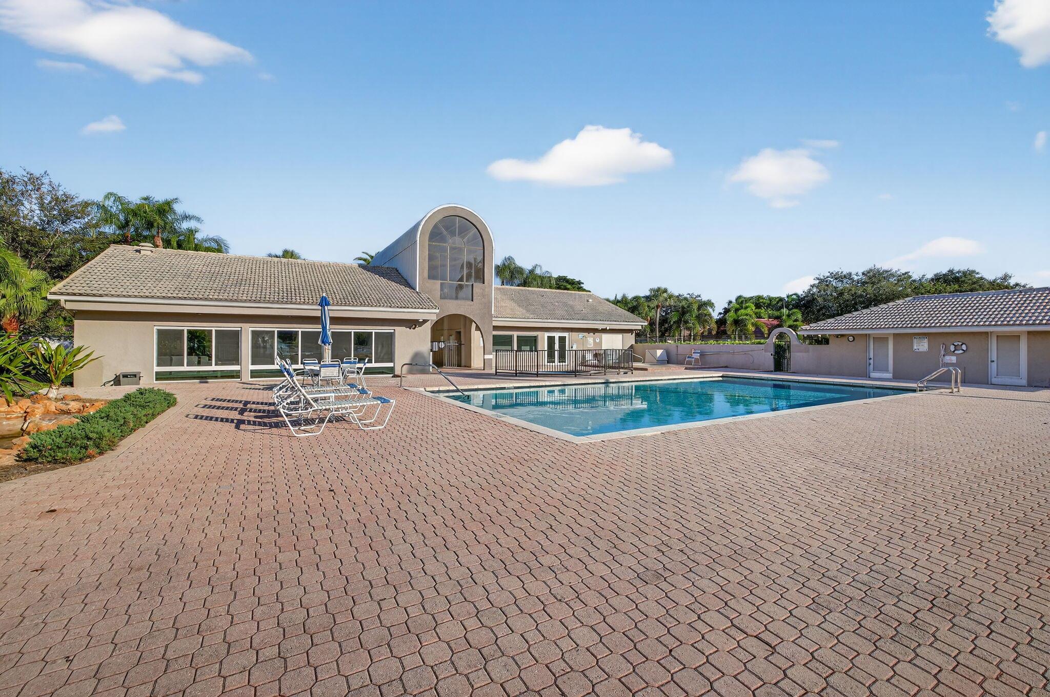 MONTEREY LAKE - Residential