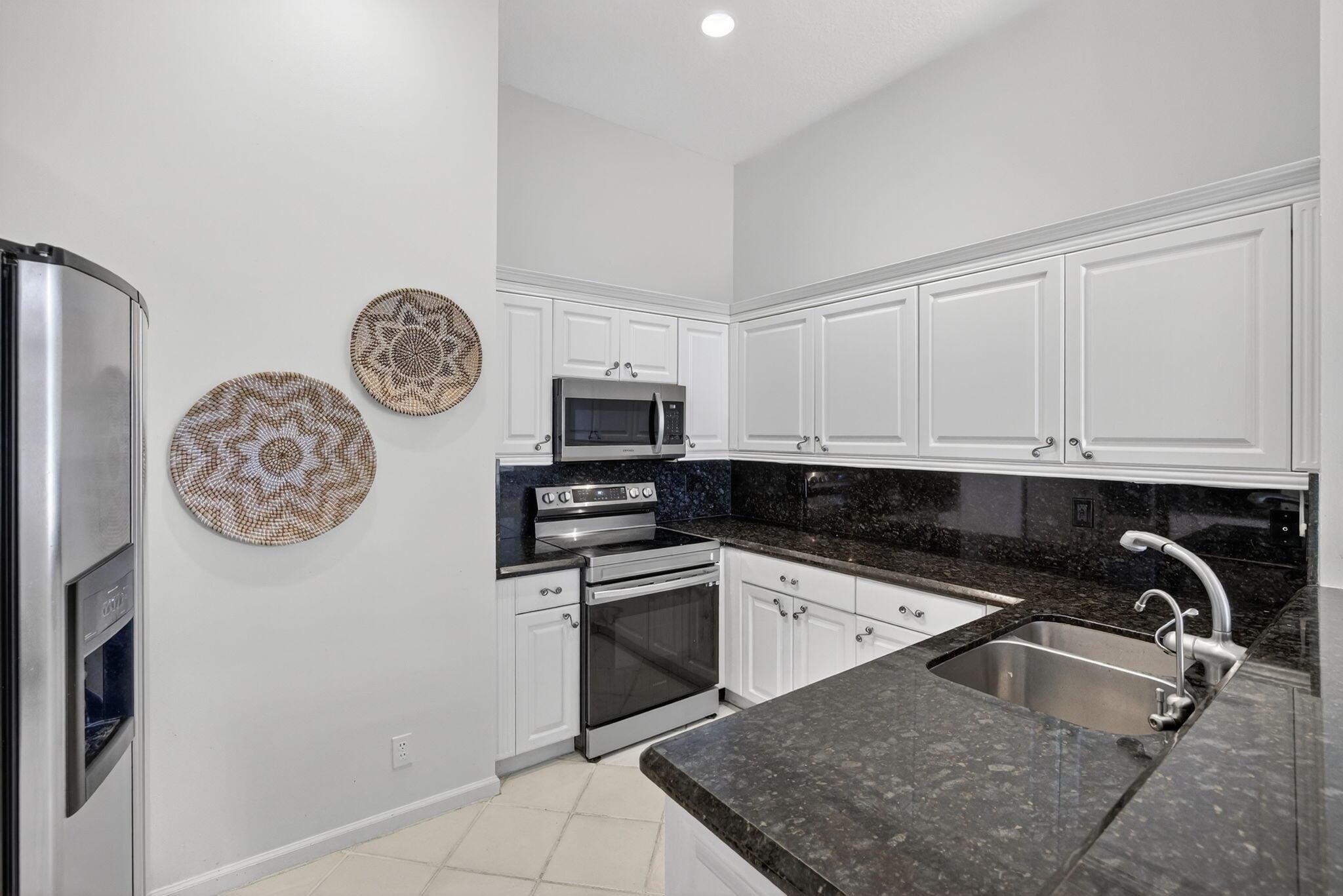 MONTEREY LAKE - Residential