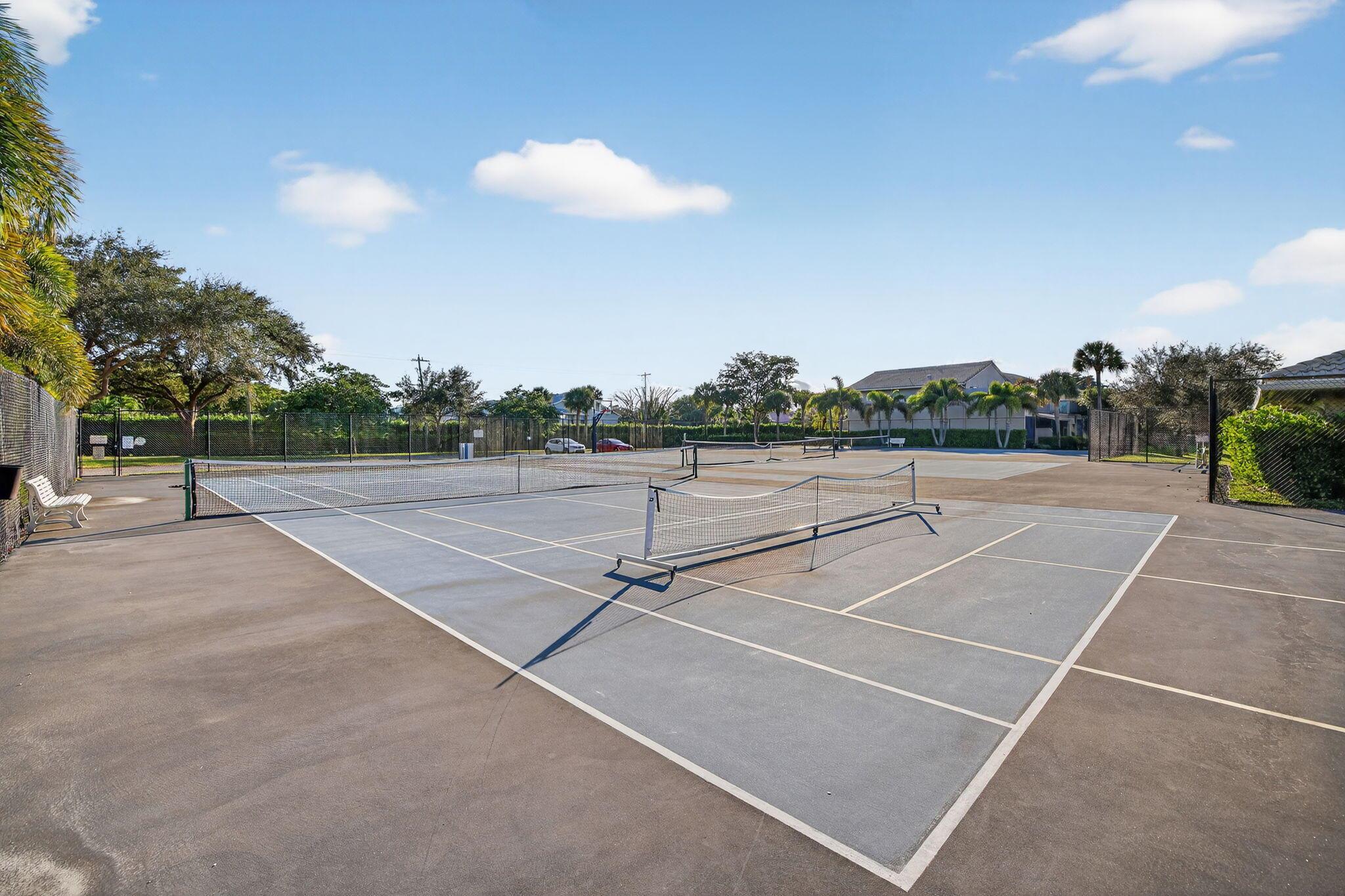 MONTEREY LAKE - Residential