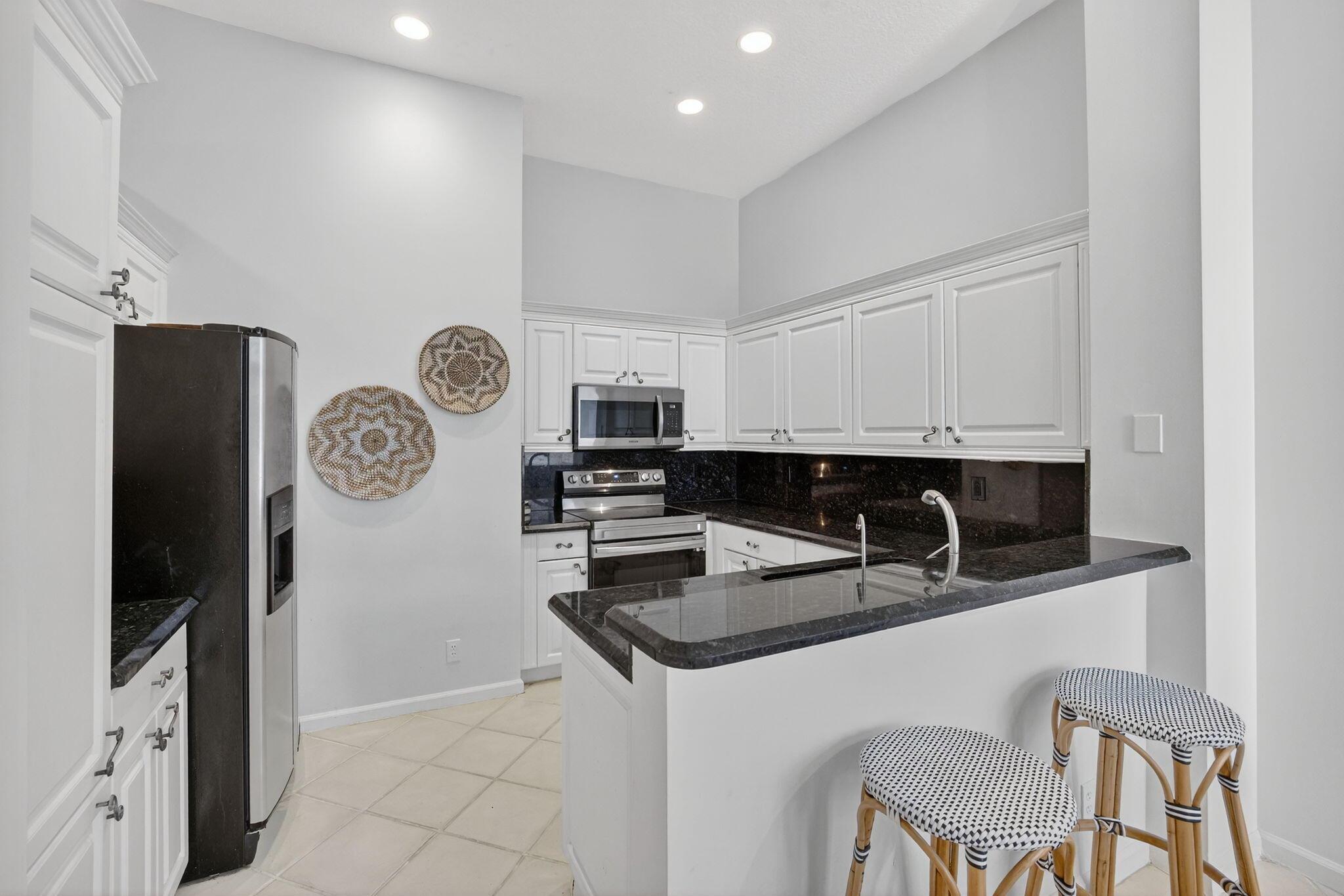 MONTEREY LAKE - Residential