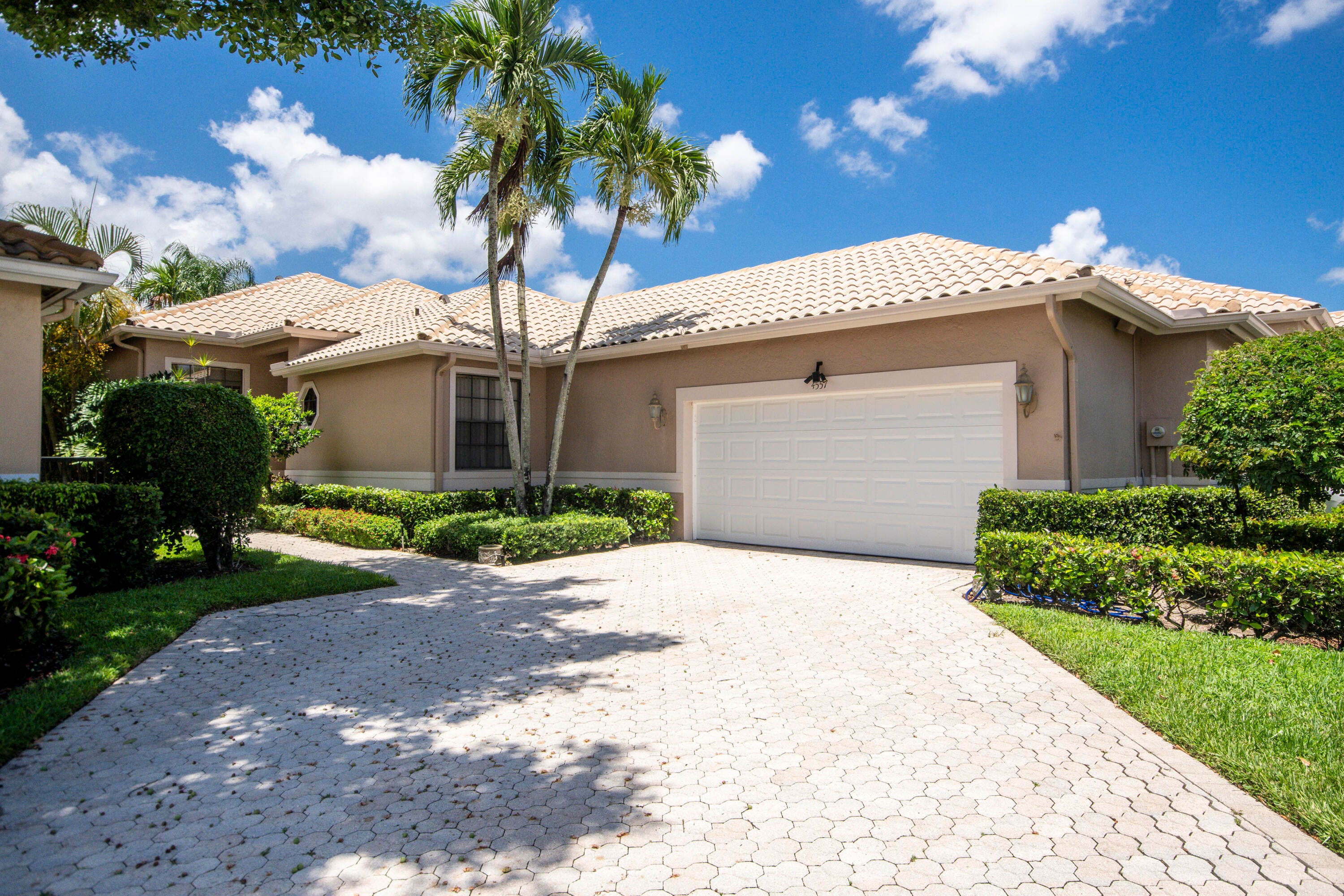 4557 Barclay Fair Way
