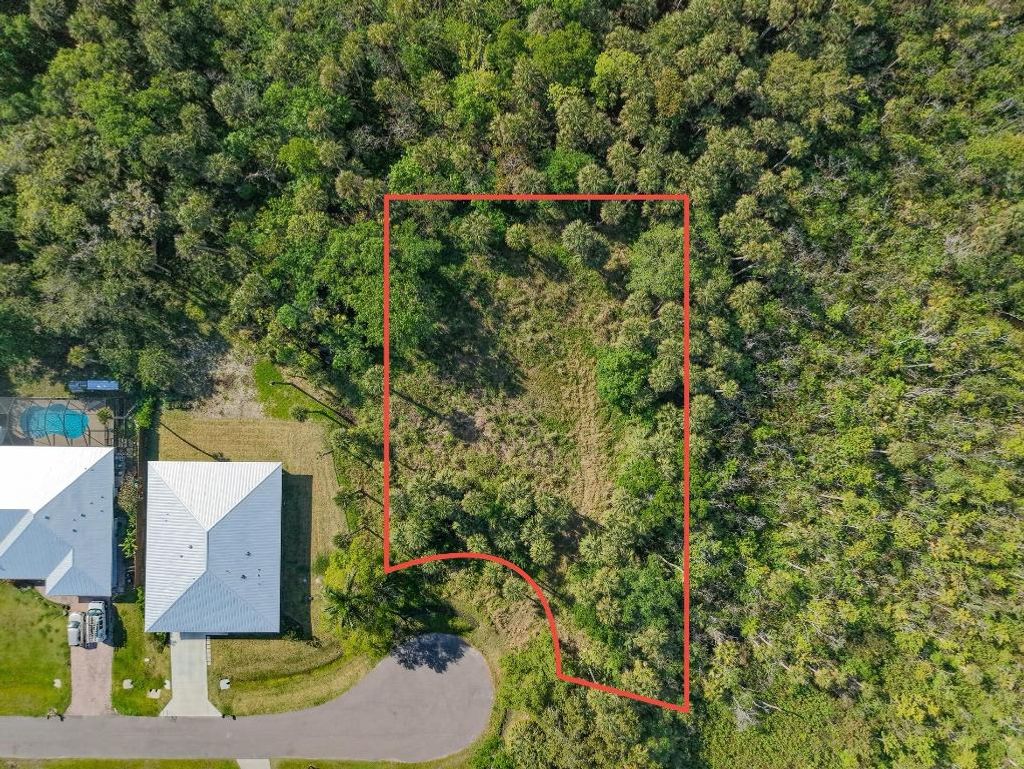 Photo of 1313 White Oak Lane, Fort Pierce, FL 34982 (MLS # R11071197)