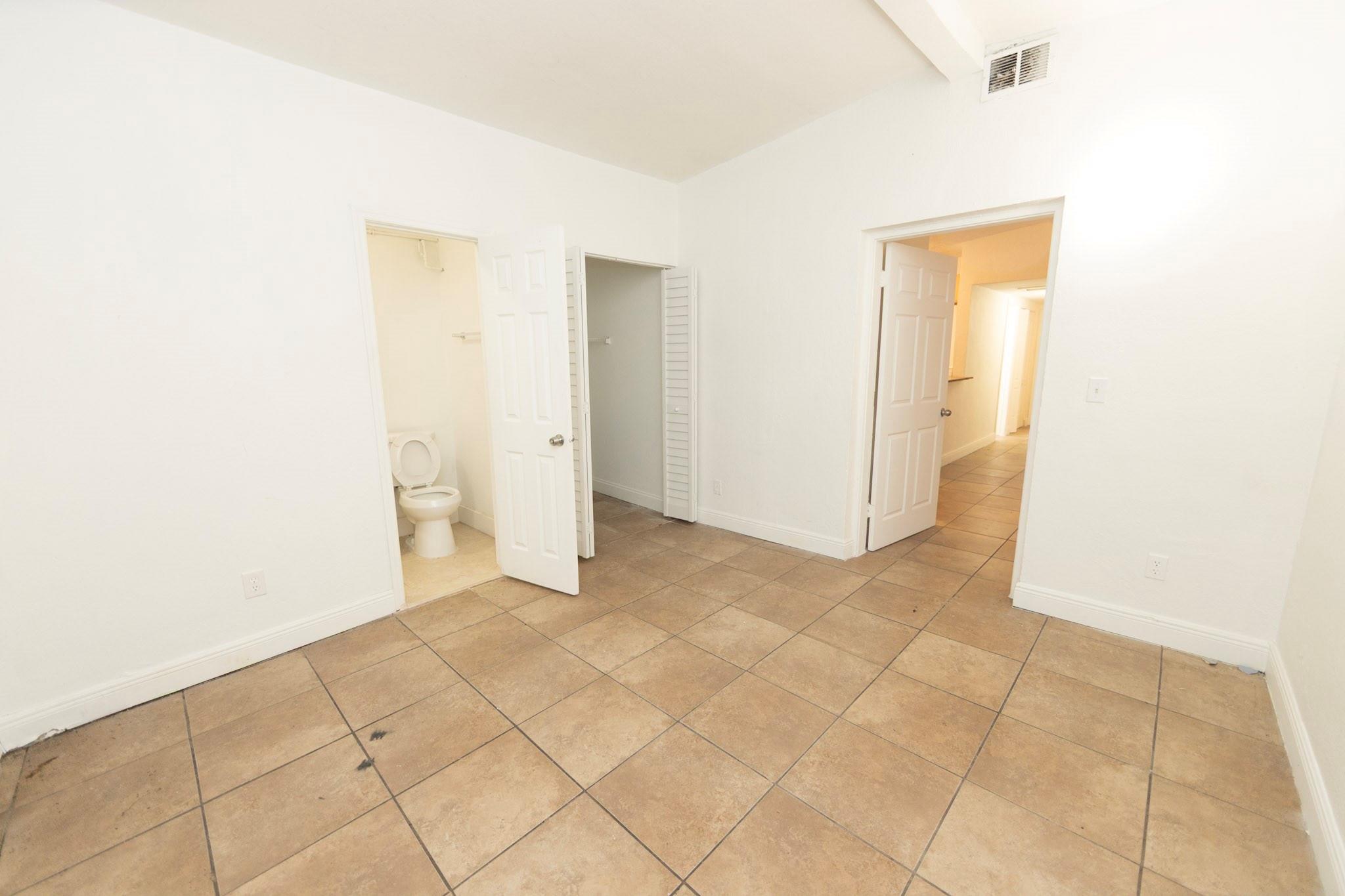 Broward Manor 33-16 B - Residential Lease