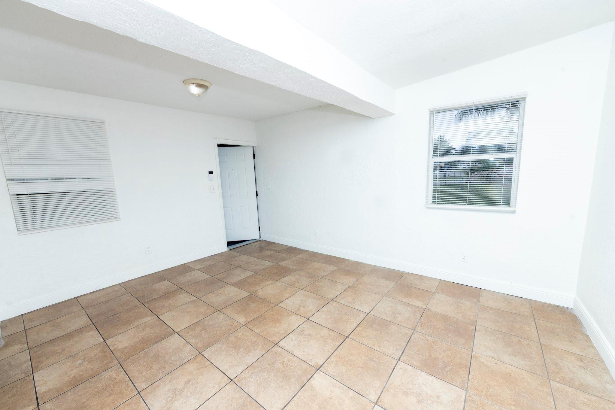 Broward Manor 33-16 B - Residential Lease