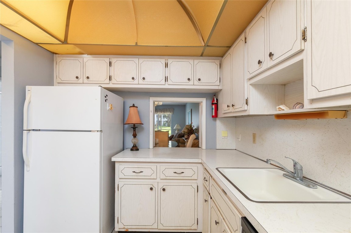 2731 NE 14th St Causeway 121