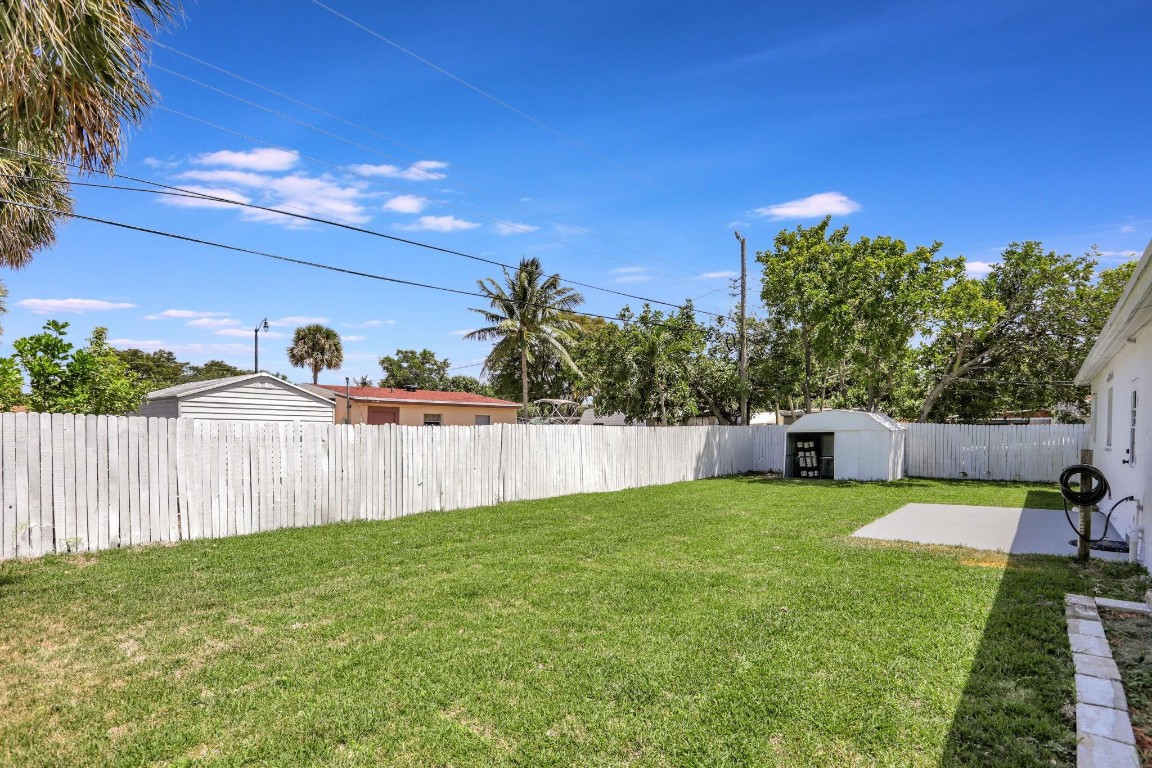 Collier Manor 3rd Add 38- - Residential