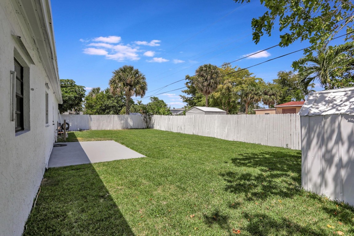 Collier Manor 3rd Add 38- - Residential