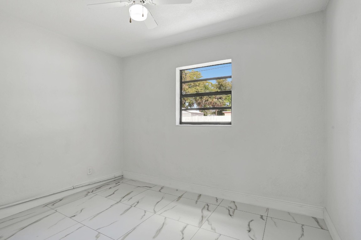 Collier Manor 3rd Add 38- - Residential