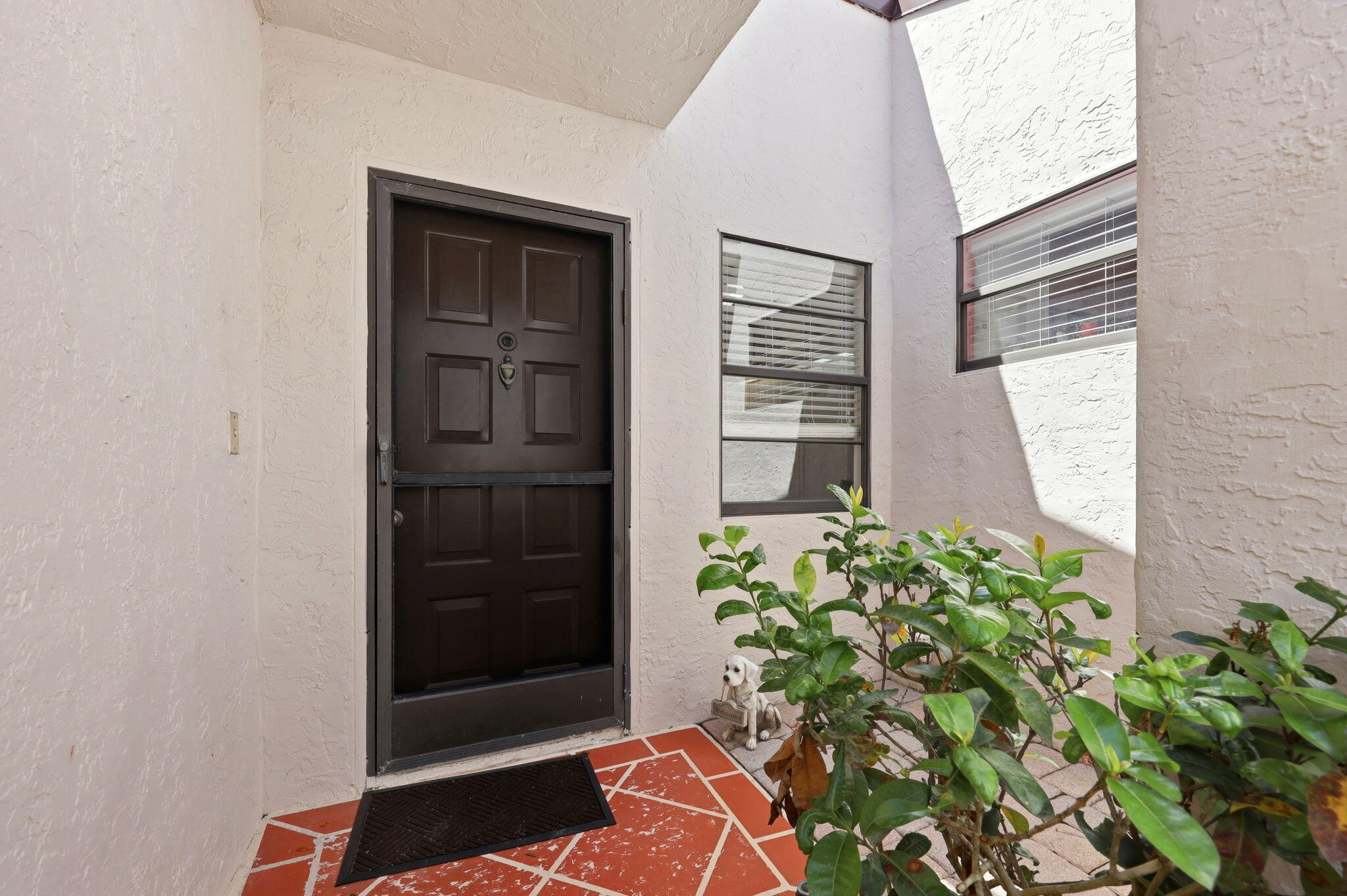 6013 SUNNY POINTE Circle