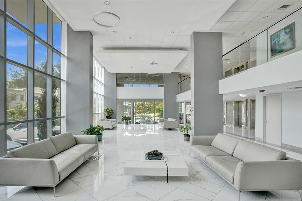 SILVER THATCH ATLANTIC PLAZA - Residential